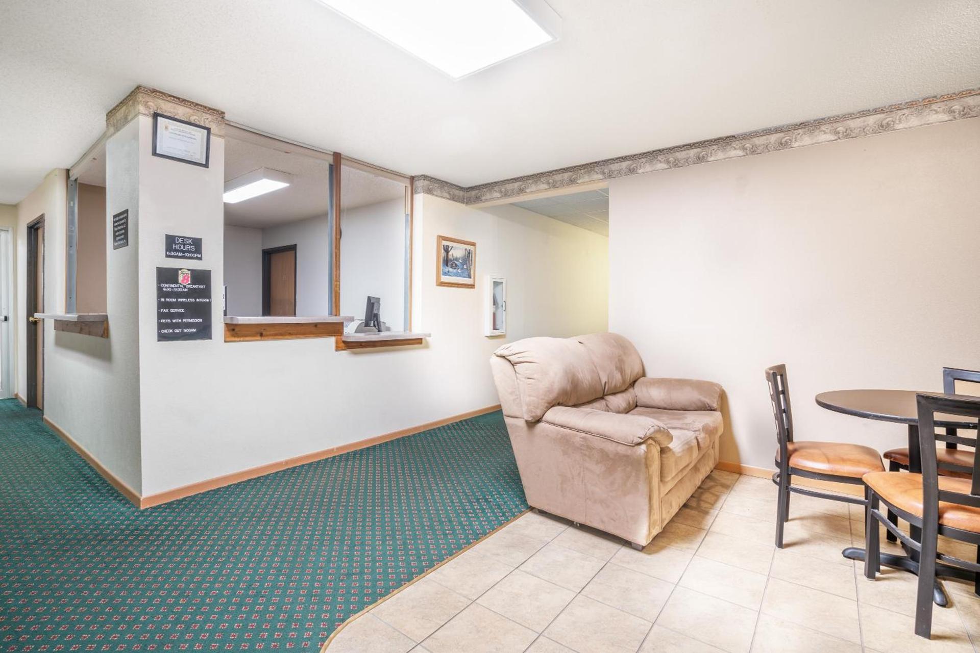 Super 8 by Wyndham Phillips photo 35