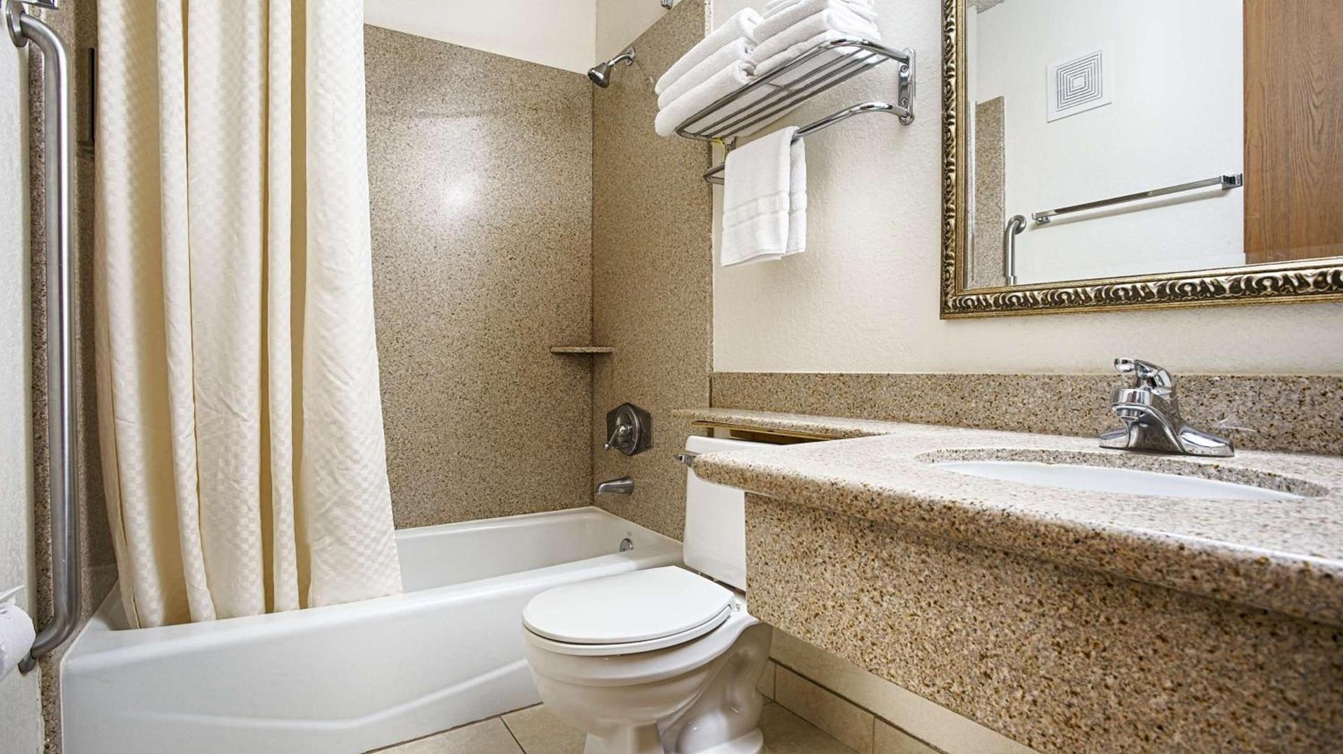 Best Western Antelope Inn & Suites photo 34