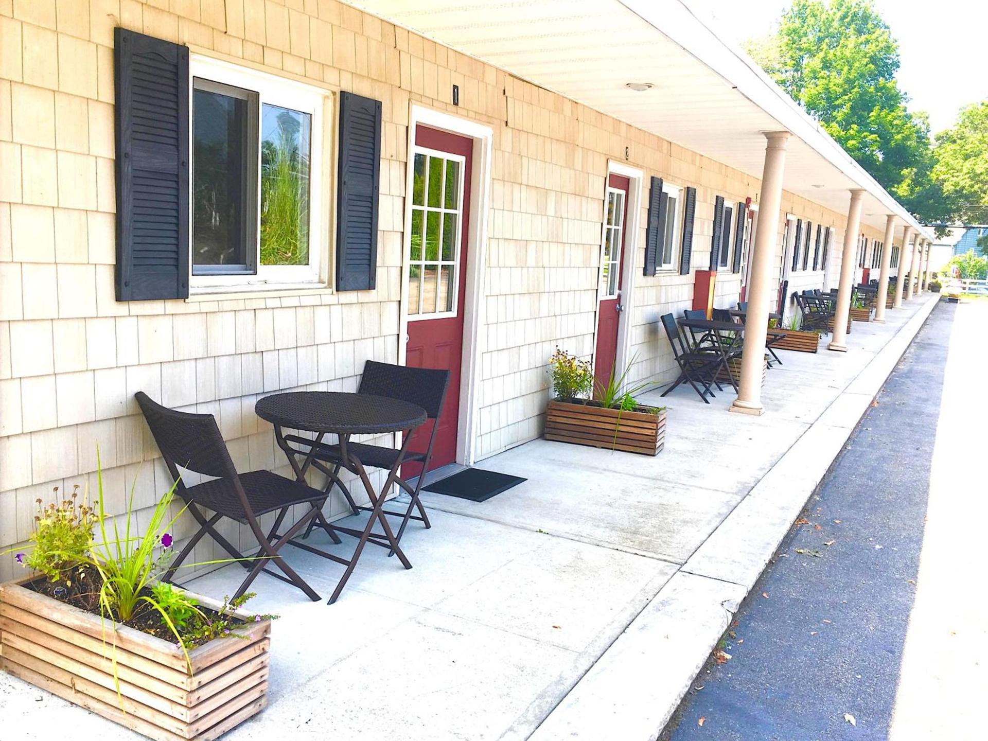 Shorewood Inn photo 15
