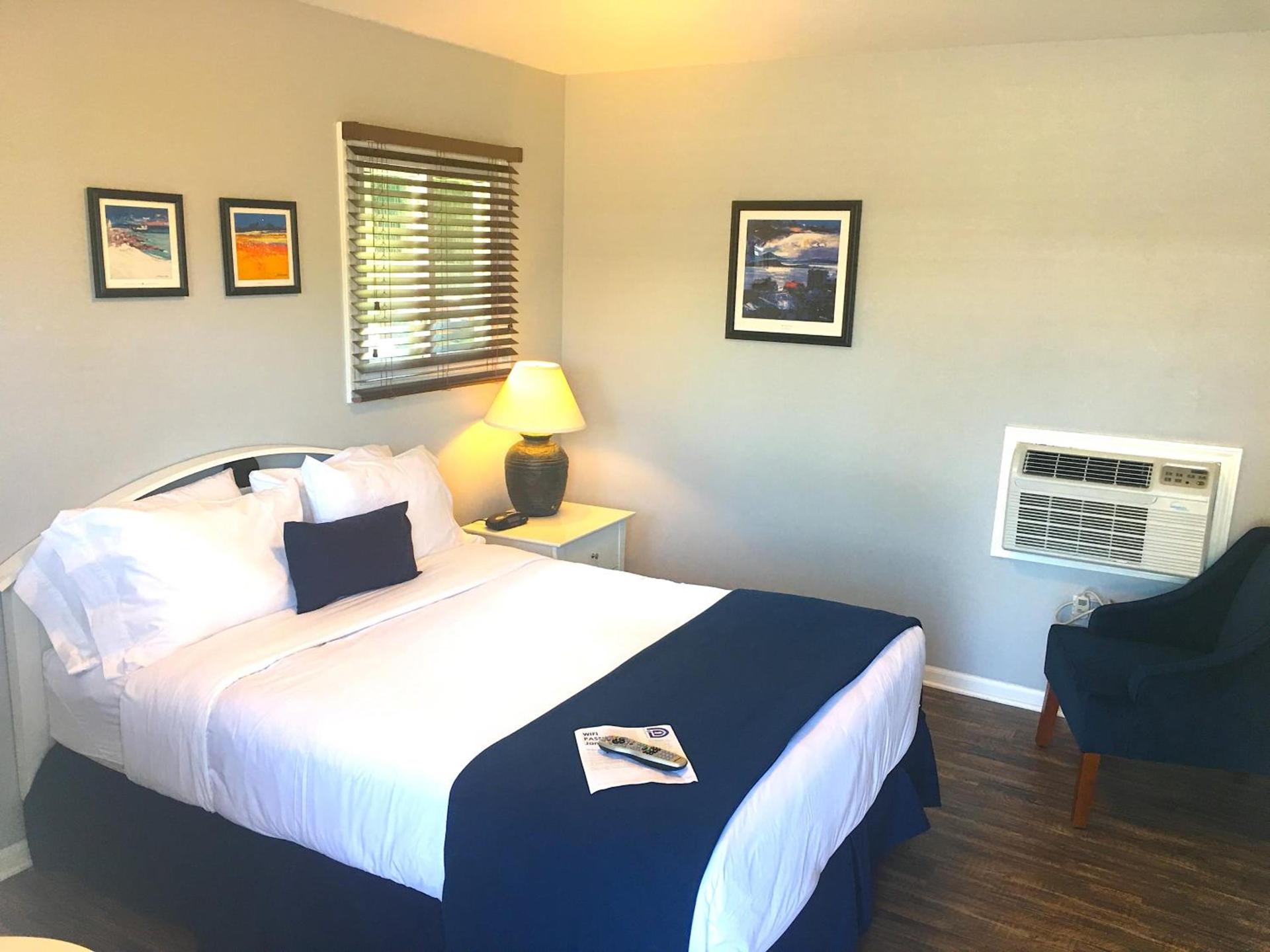 Shorewood Inn photo 12