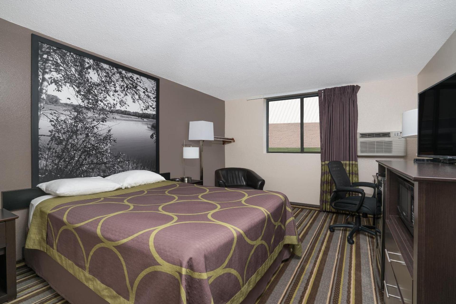 Super 8 by Wyndham Willmar photo 12