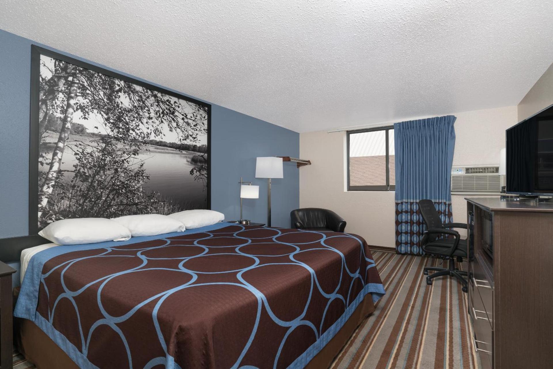 Super 8 by Wyndham Willmar photo 11
