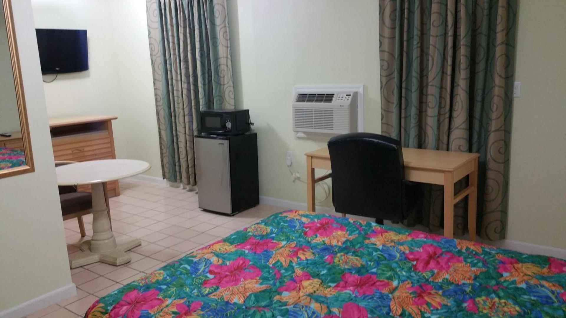 Travelers Inn - Clearwater photo 8