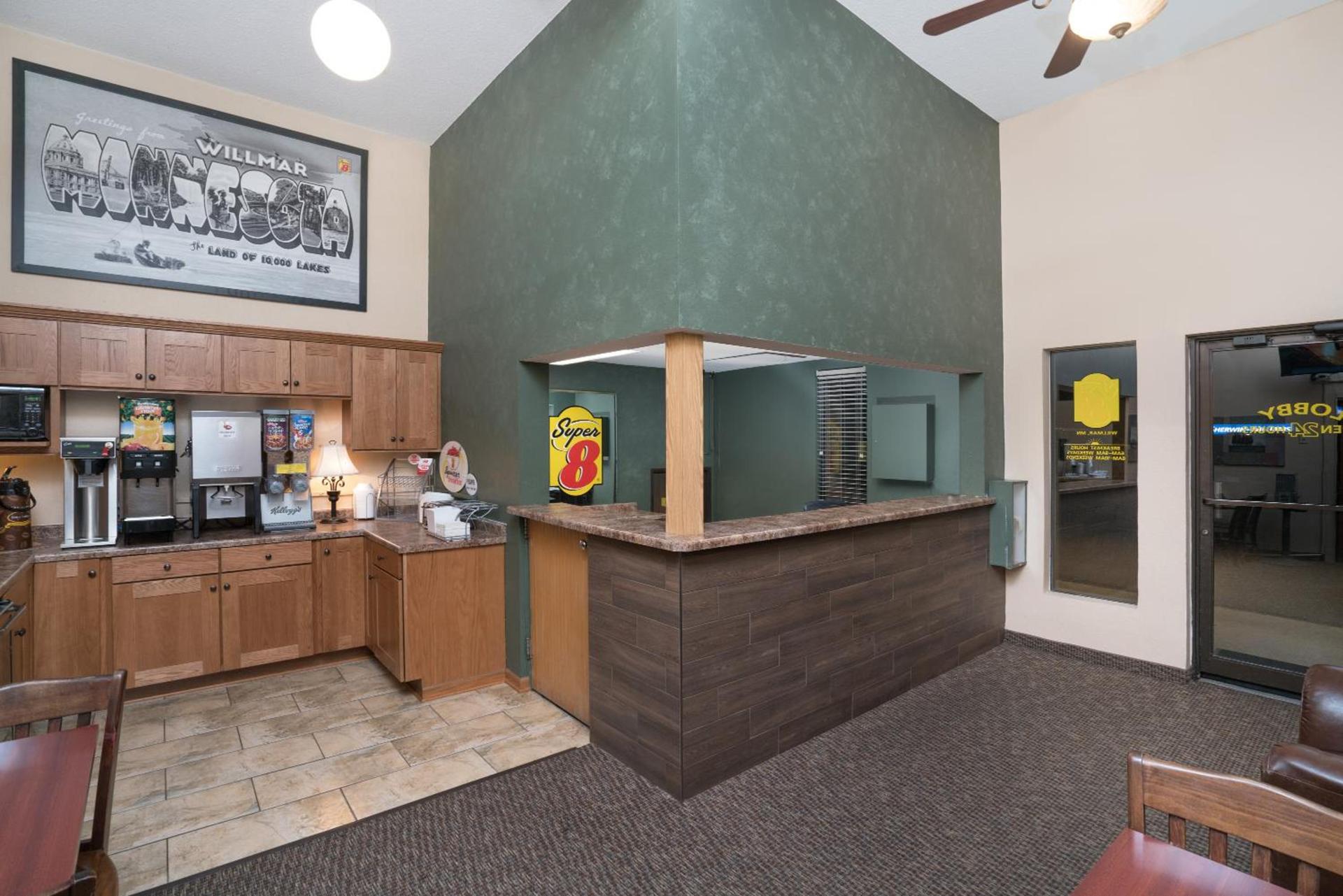 Super 8 by Wyndham Willmar photo 10