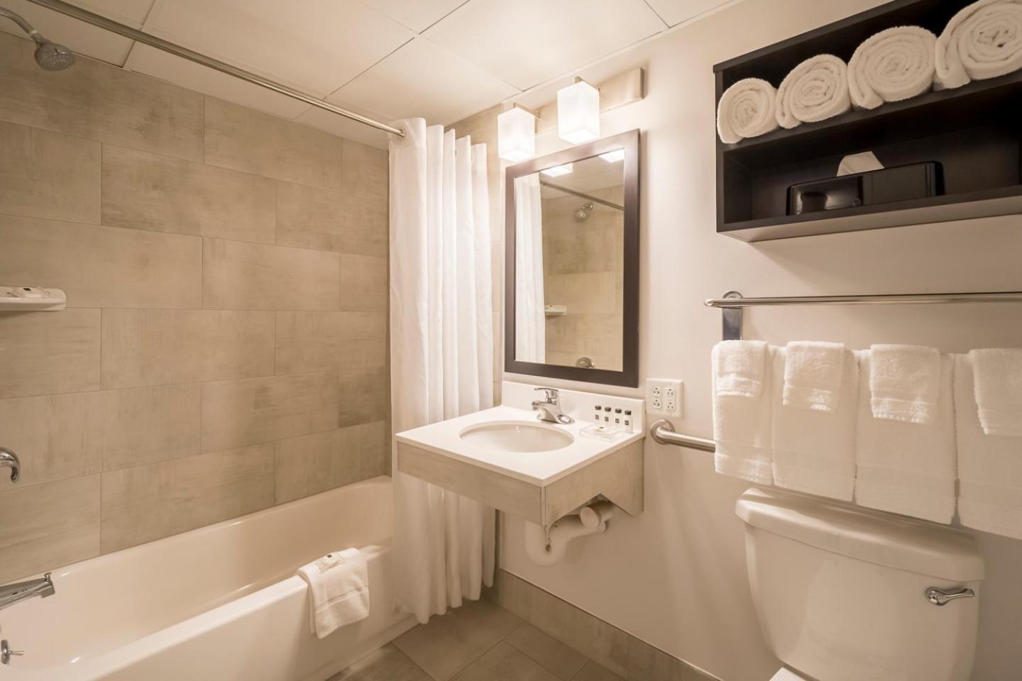 Country Inn & Suites by Radisson, Rochester-Pittsford-Brighton, NY photo 23