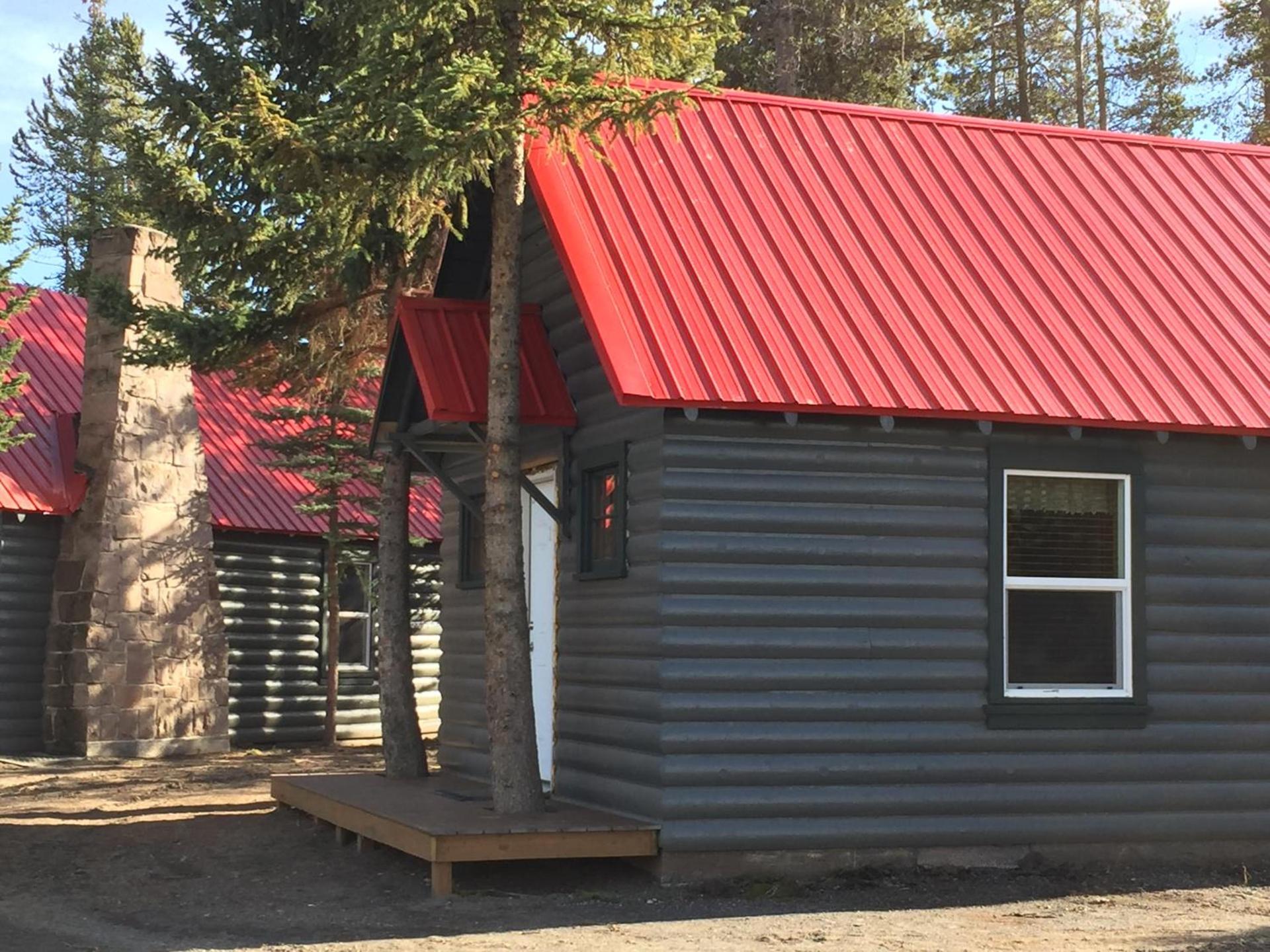 Yellowstone Cabins and RV photo 17