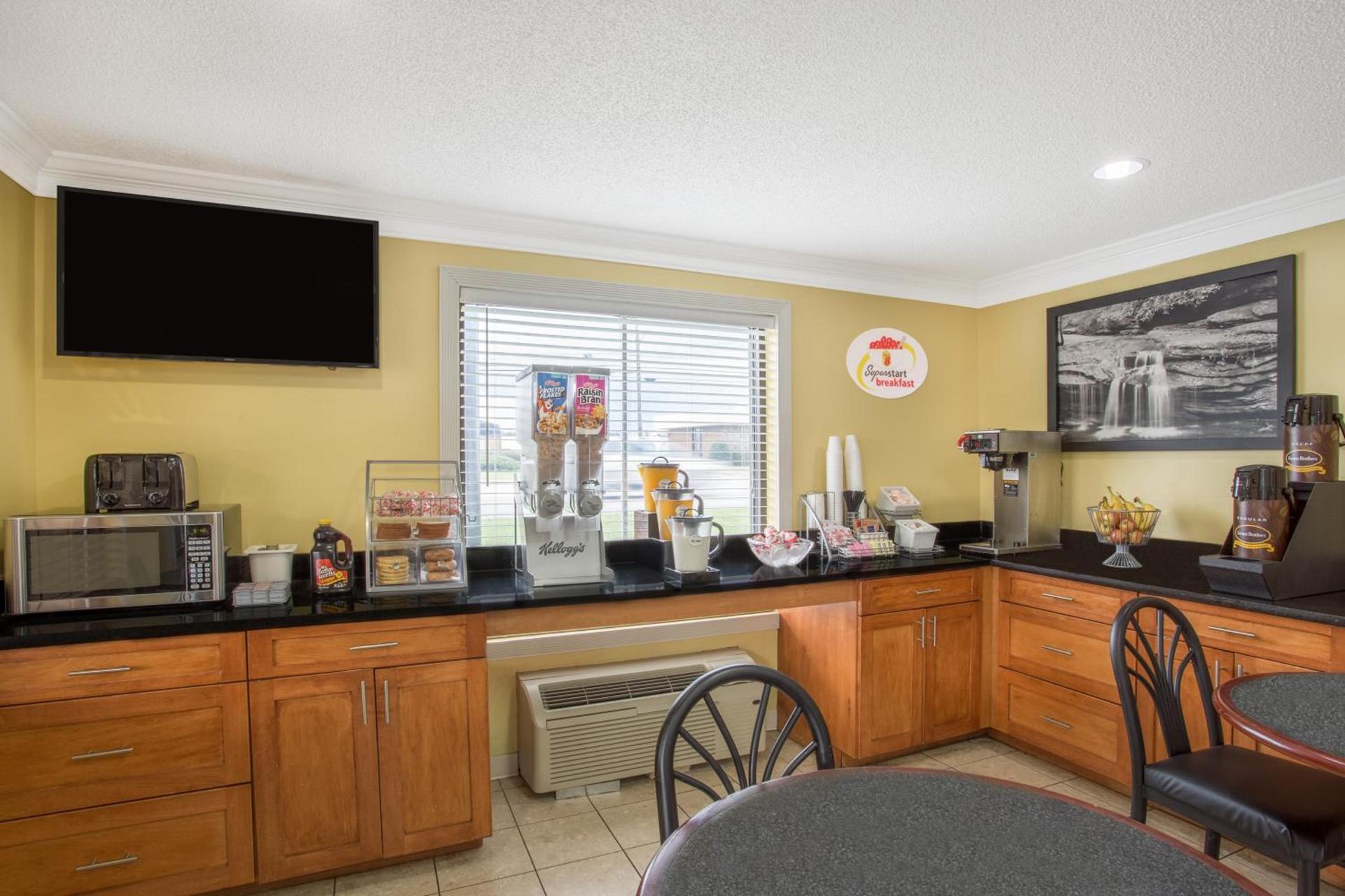 Super 8 by Wyndham Sumter photo 23