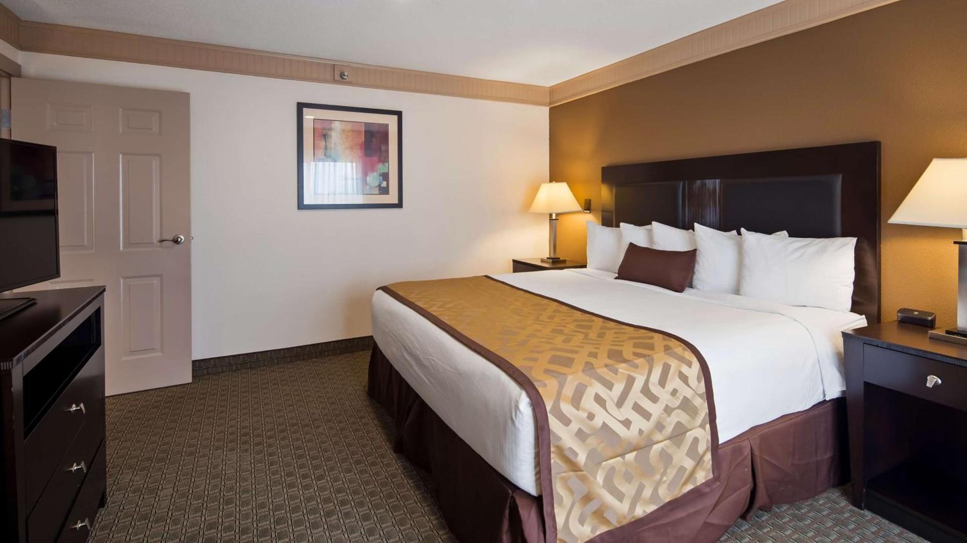 Best Western Plus Concordville Hotel photo 24