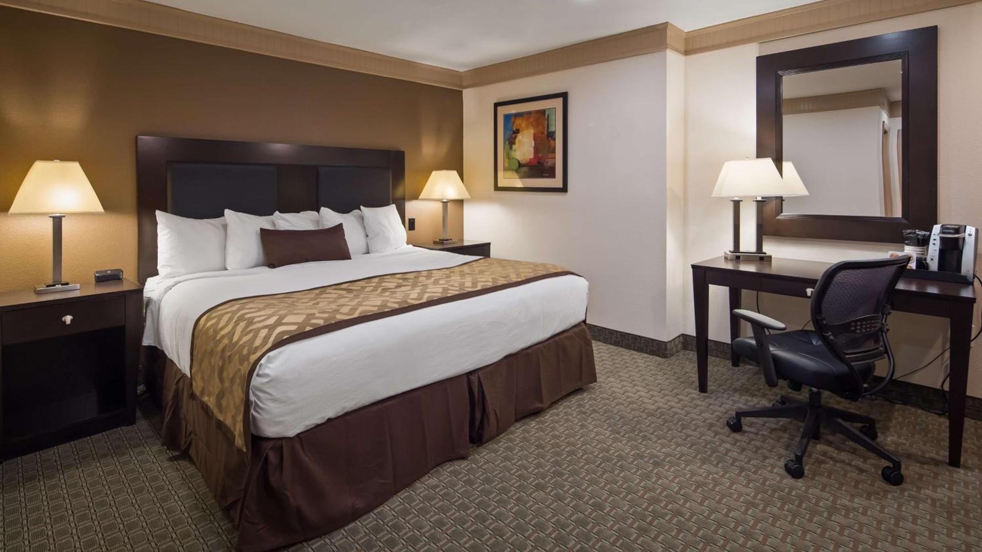 Best Western Plus Concordville Hotel photo 34