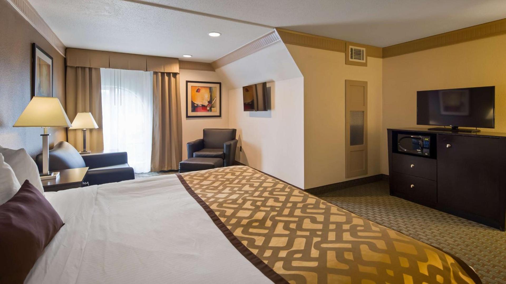 Best Western Plus Concordville Hotel photo 20