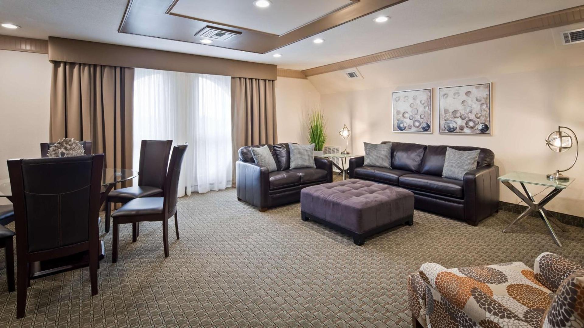 Best Western Plus Concordville Hotel photo 30