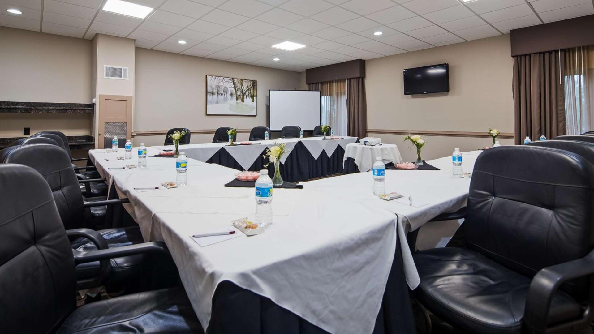 Best Western Plus Concordville Hotel photo 13
