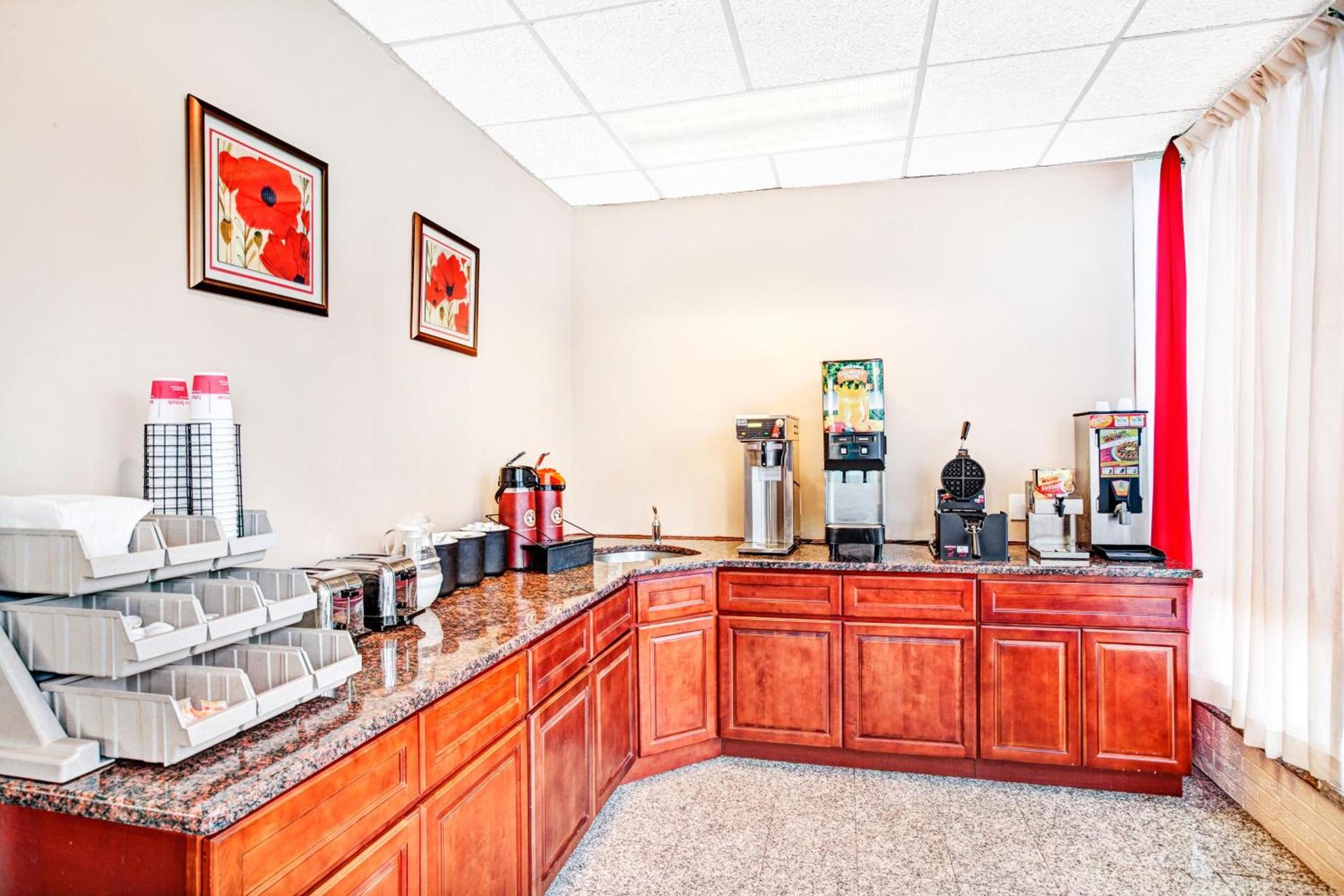 Ramada by Wyndham Rockaway photo 6