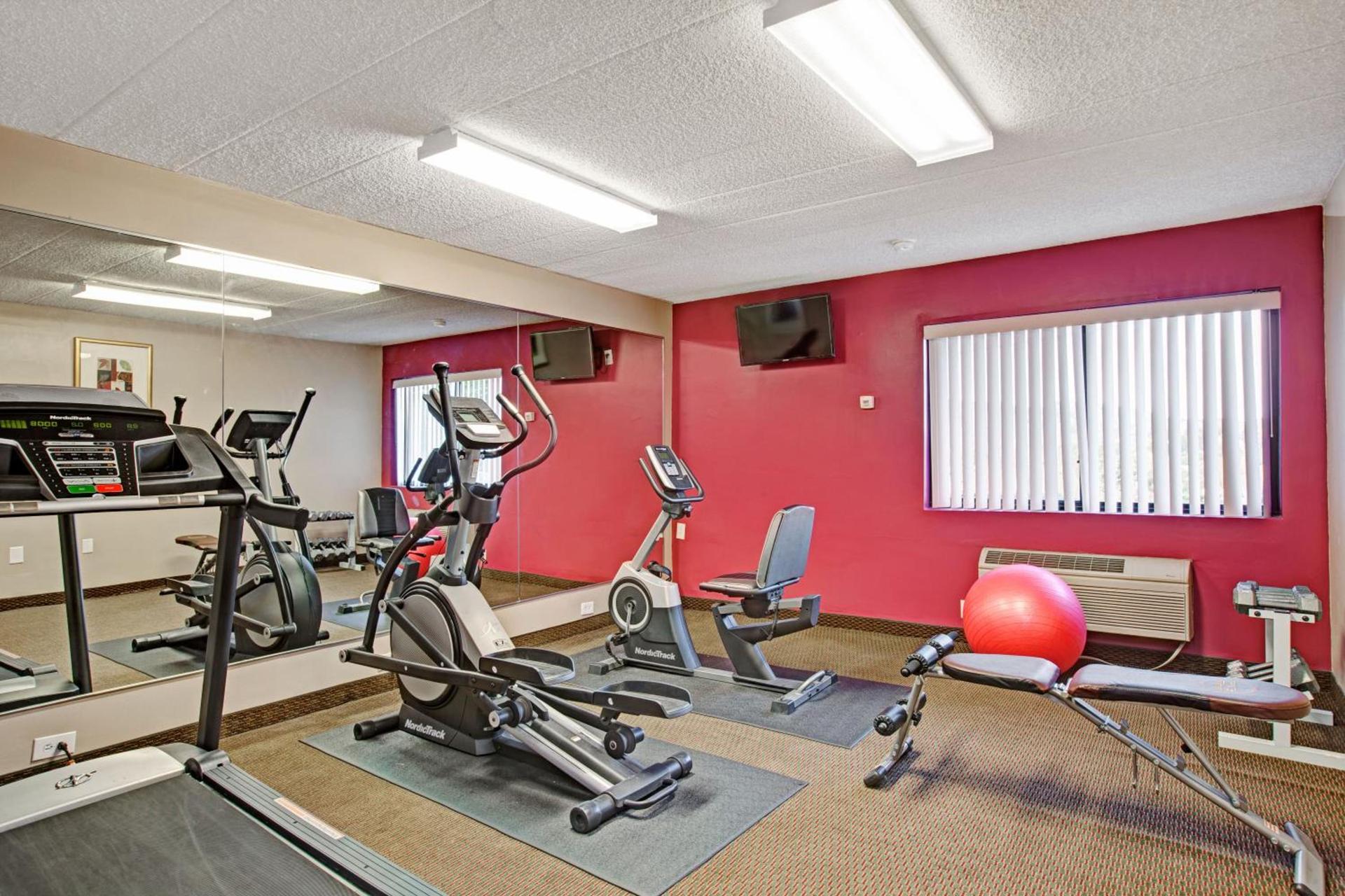 Ramada by Wyndham Rockaway photo 8