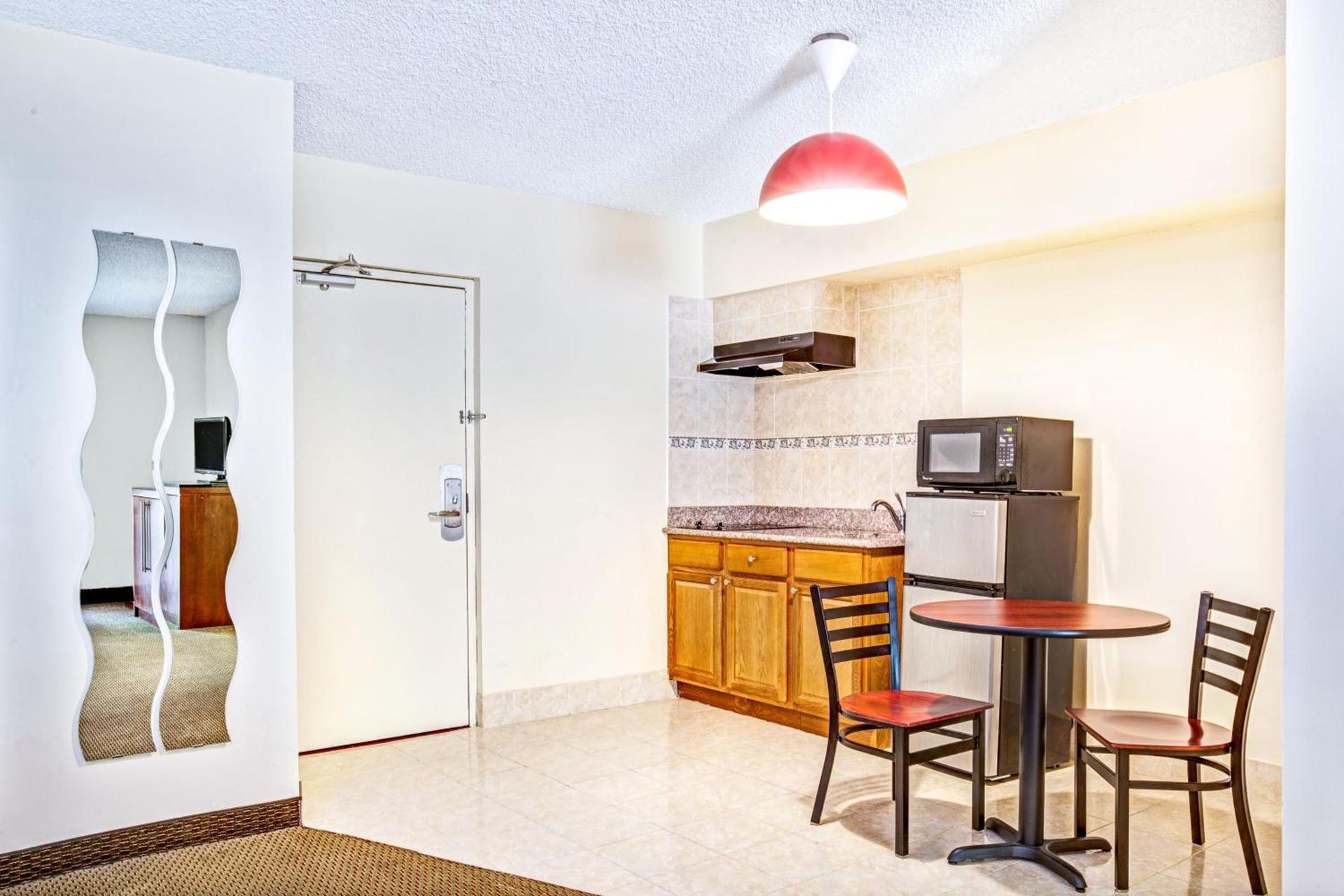 Ramada by Wyndham Rockaway photo 10
