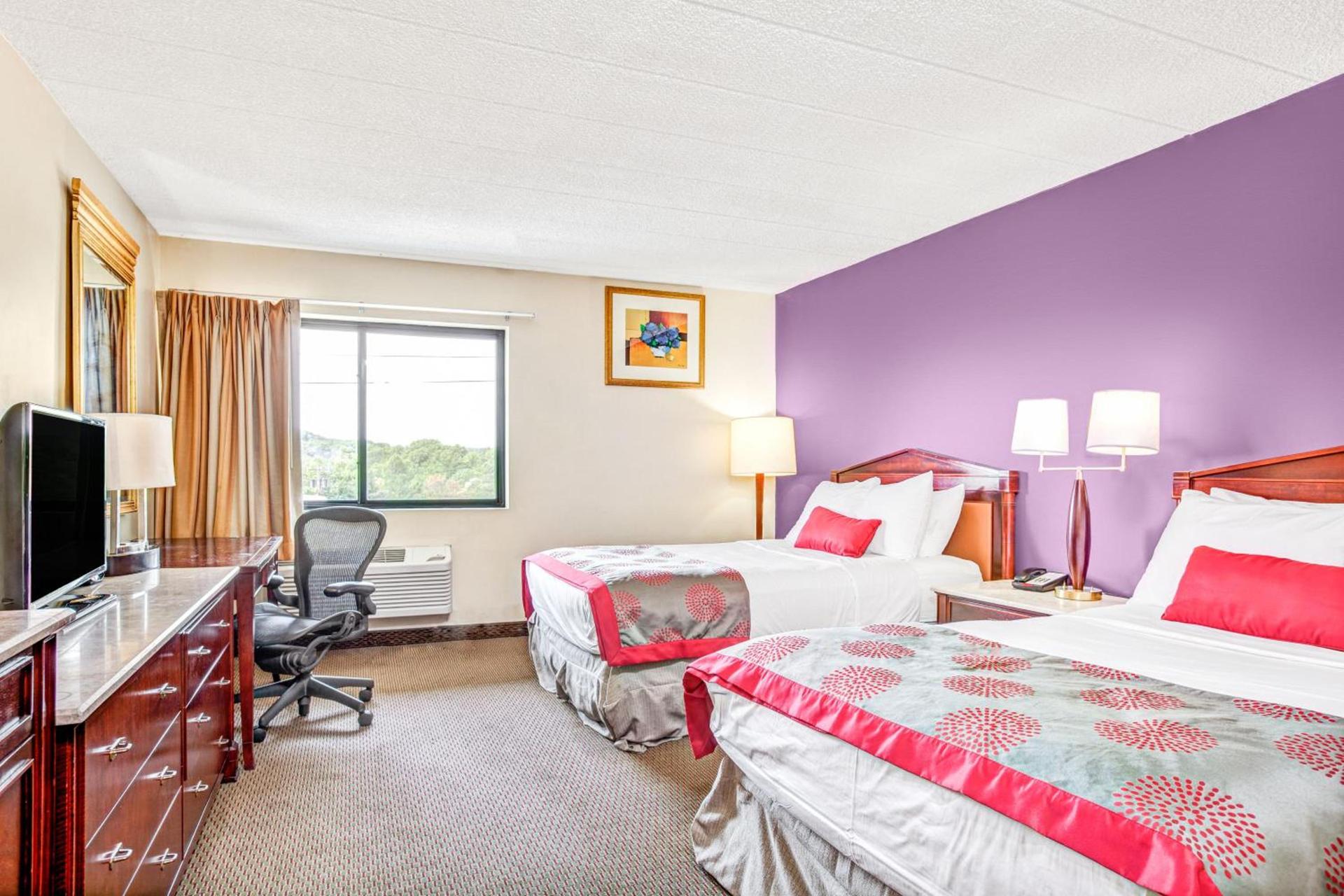 Ramada by Wyndham Rockaway photo 11