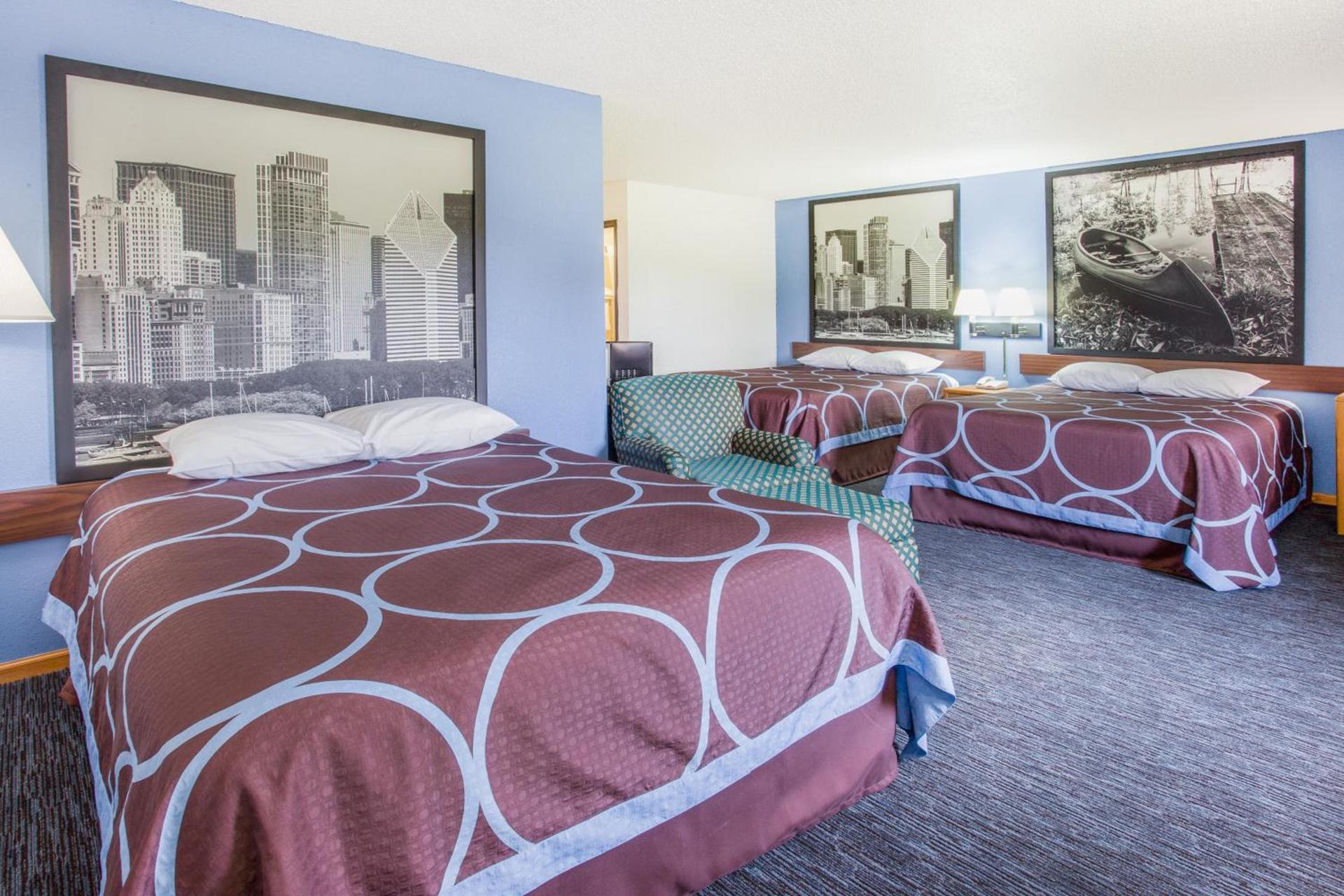 Super 8 by Wyndham Monmouth IL photo 17