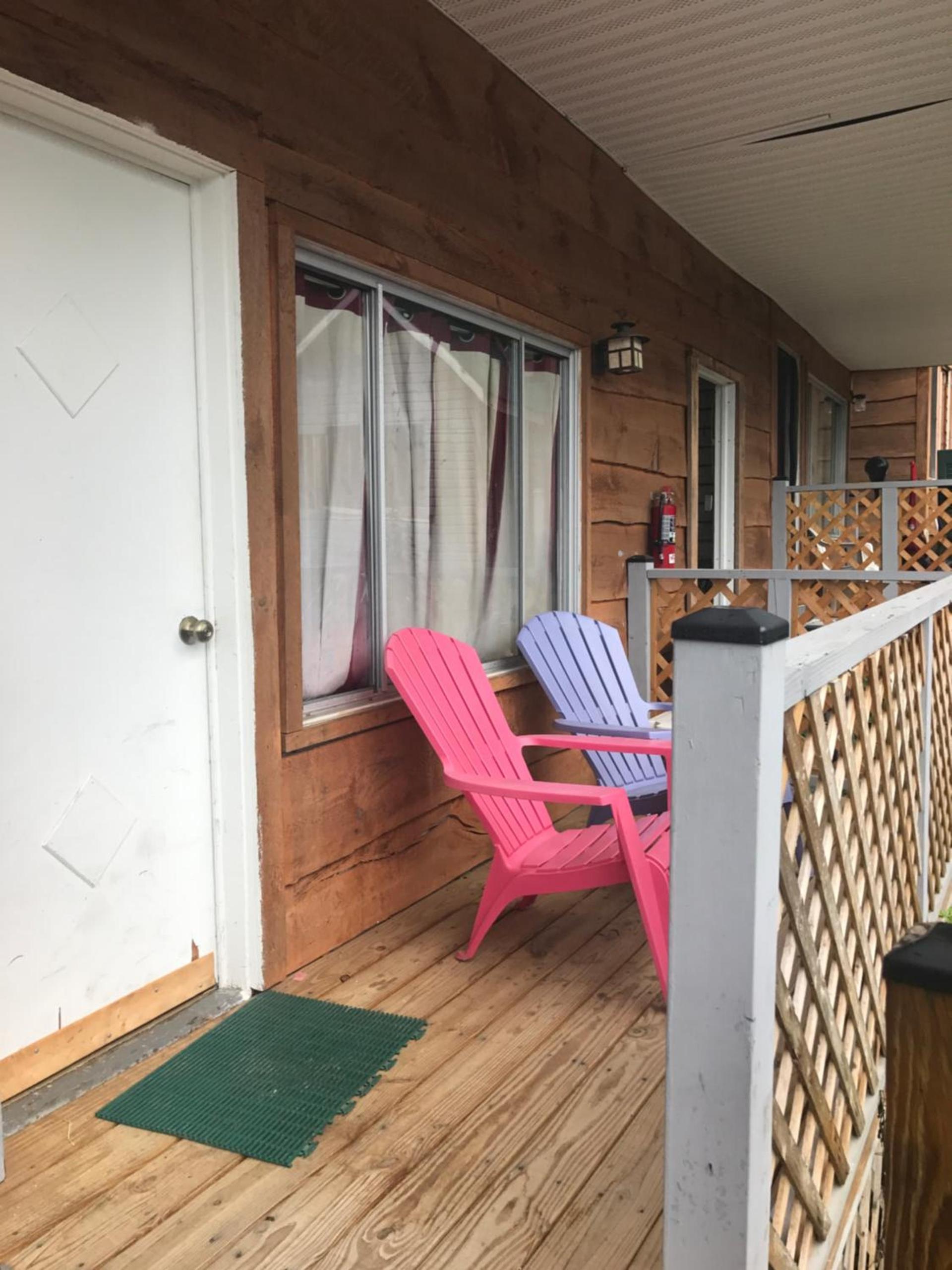 Hillside Motel photo 30
