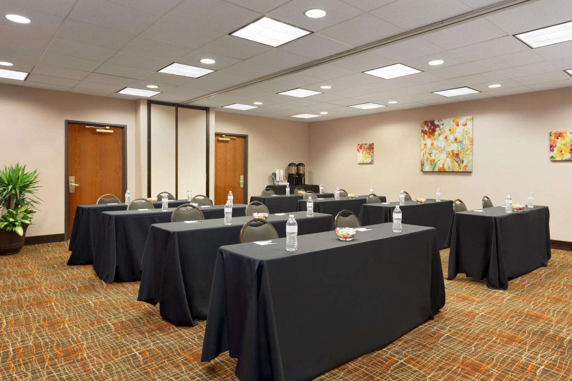 Townhome Inn & Suites by IHG photo 28