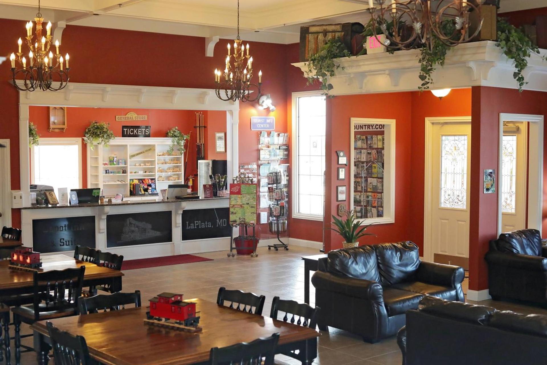 Depot Inn & Suites photo 2