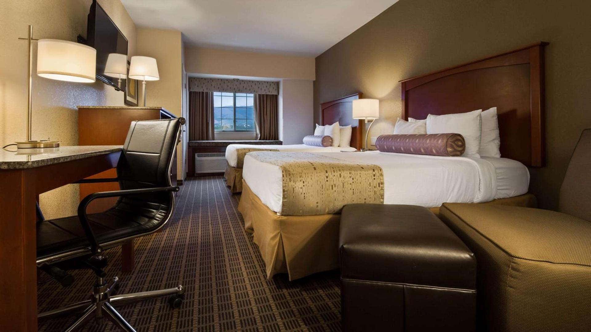 Best Western Plus Peak Vista Inn & Suites photo 10