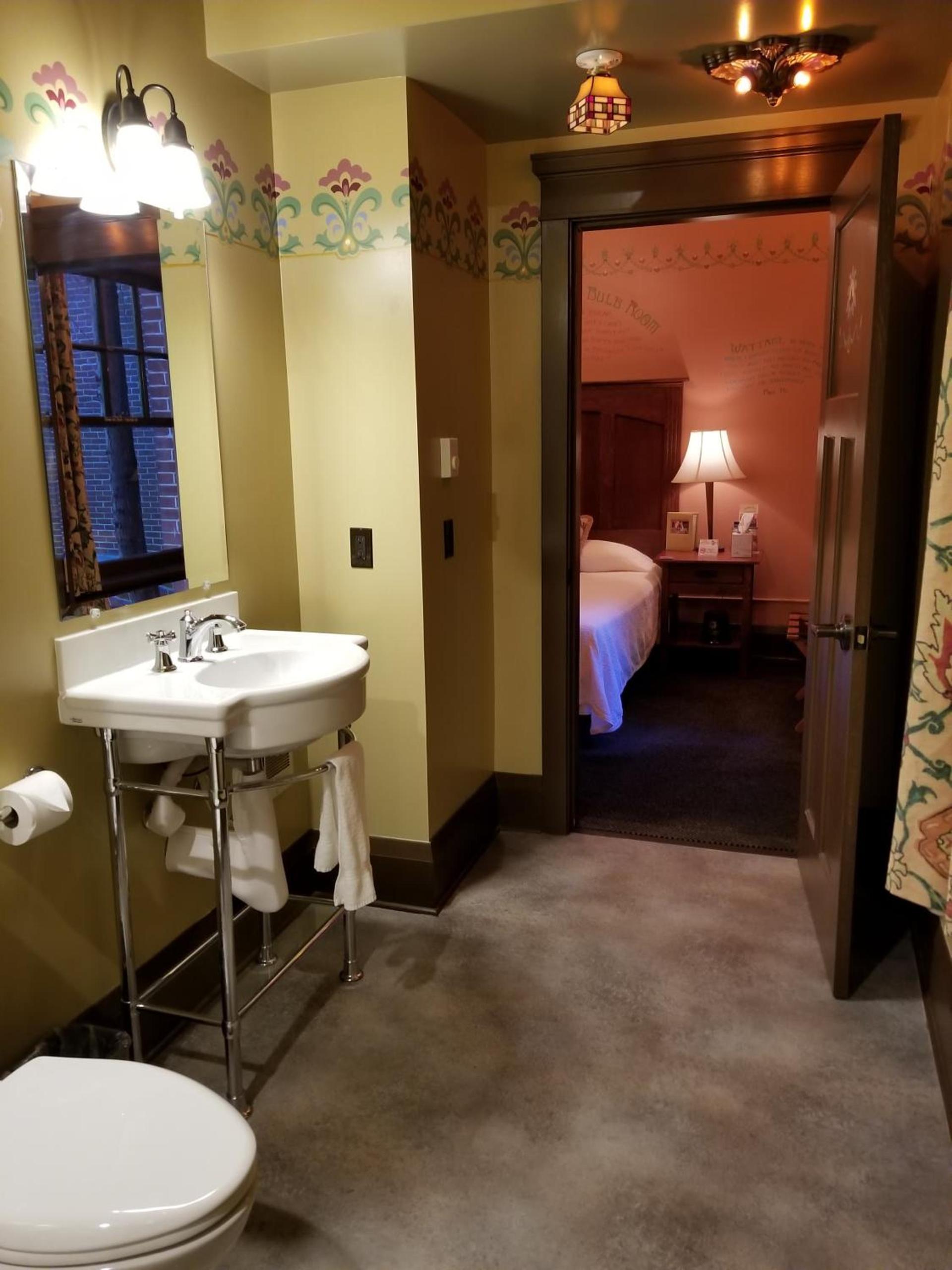 McMenamins Grand Lodge photo 78