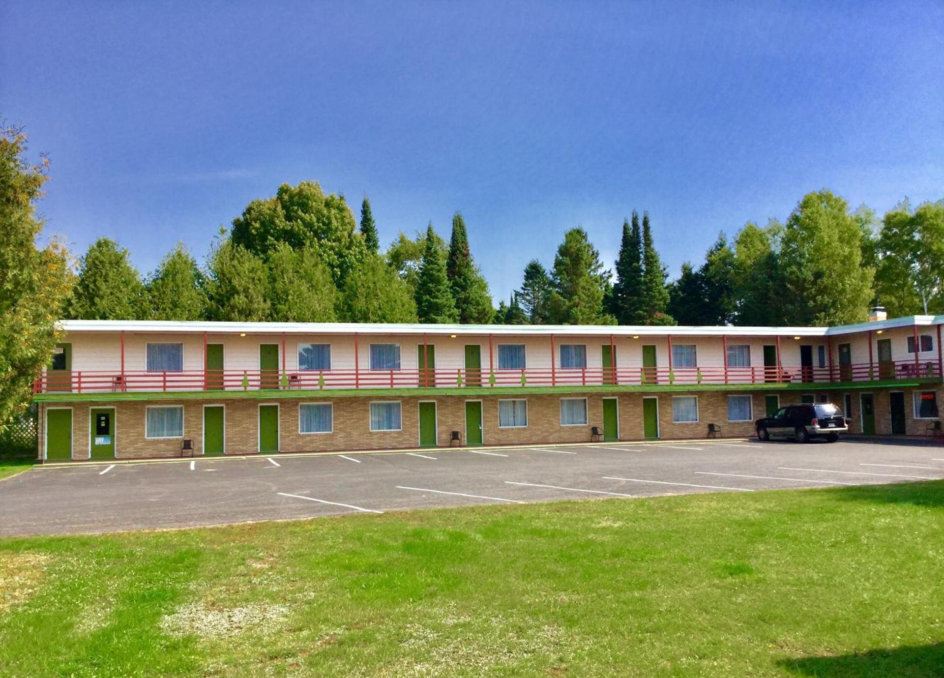 Cedars Motel photo 14