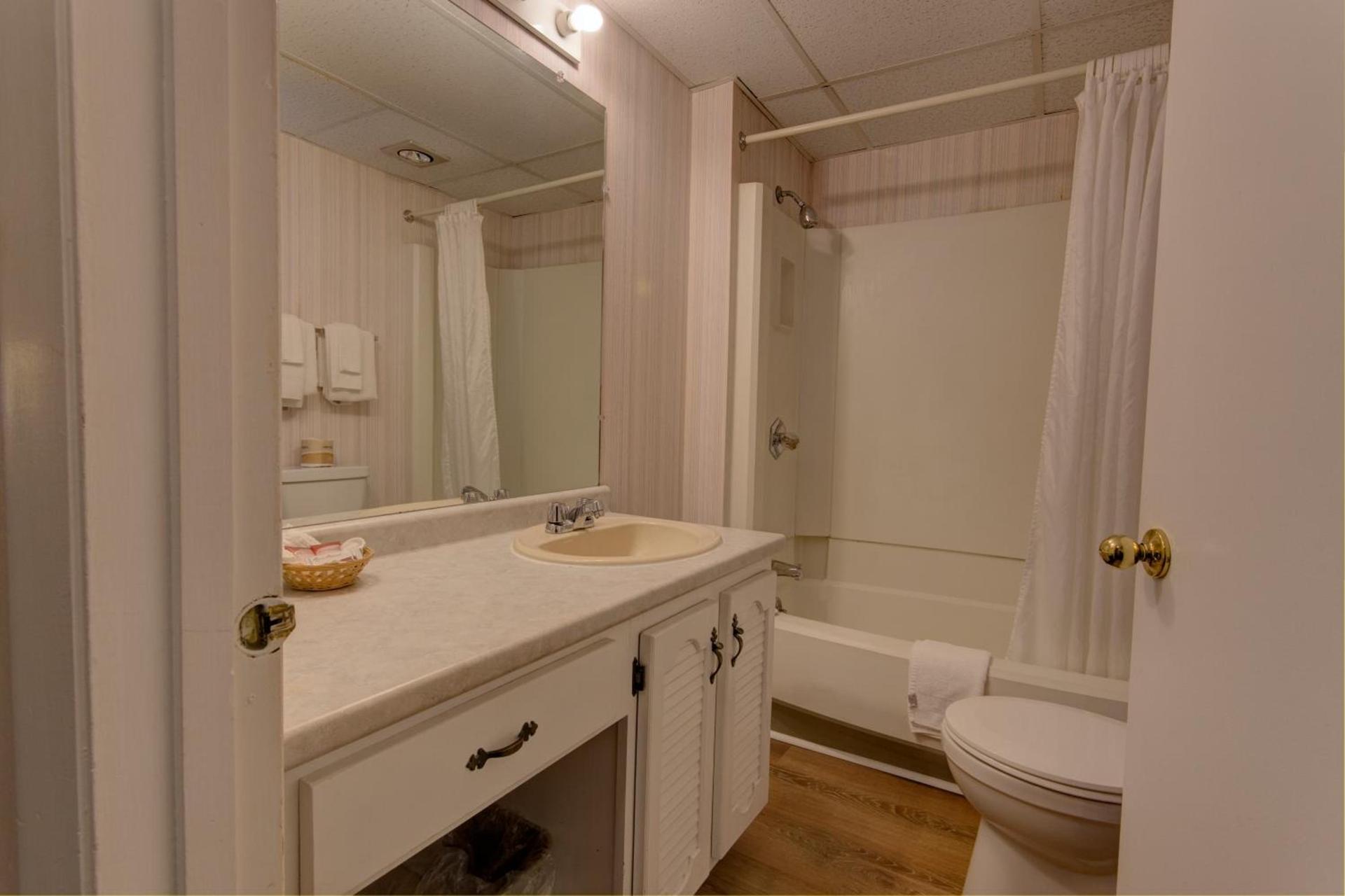 EastGate Inn photo 24