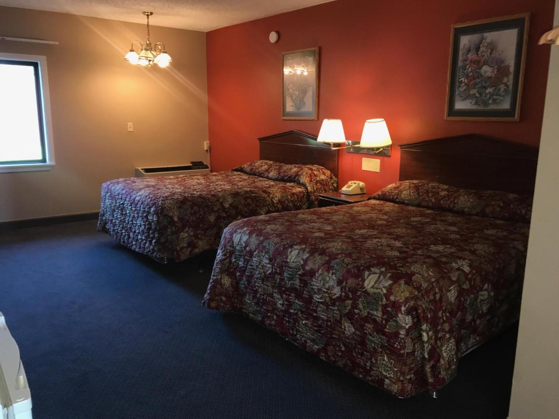 Red Carpet Inn photo 40