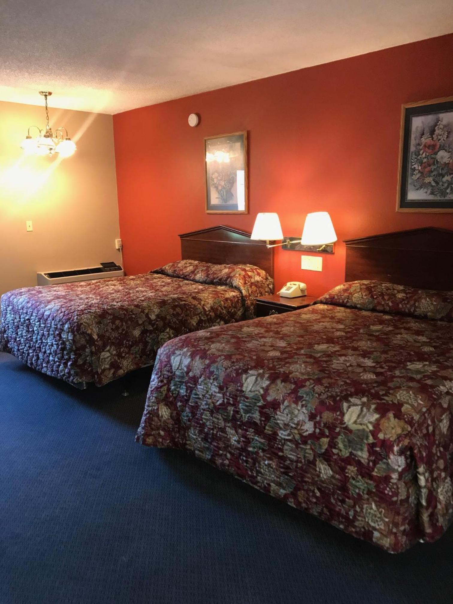 Red Carpet Inn photo 17