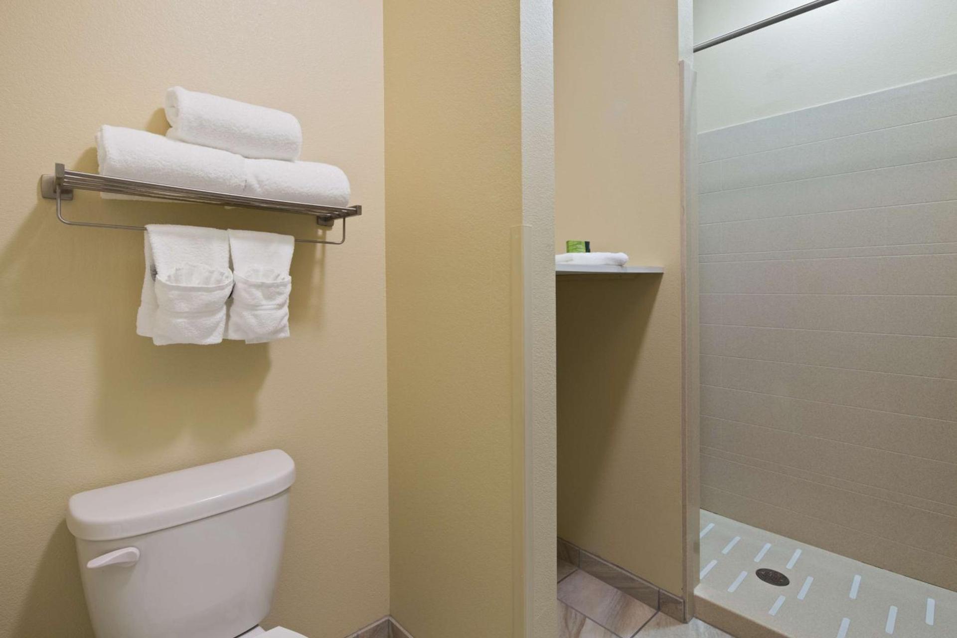 Best Western Plus Patterson Park Inn photo 32