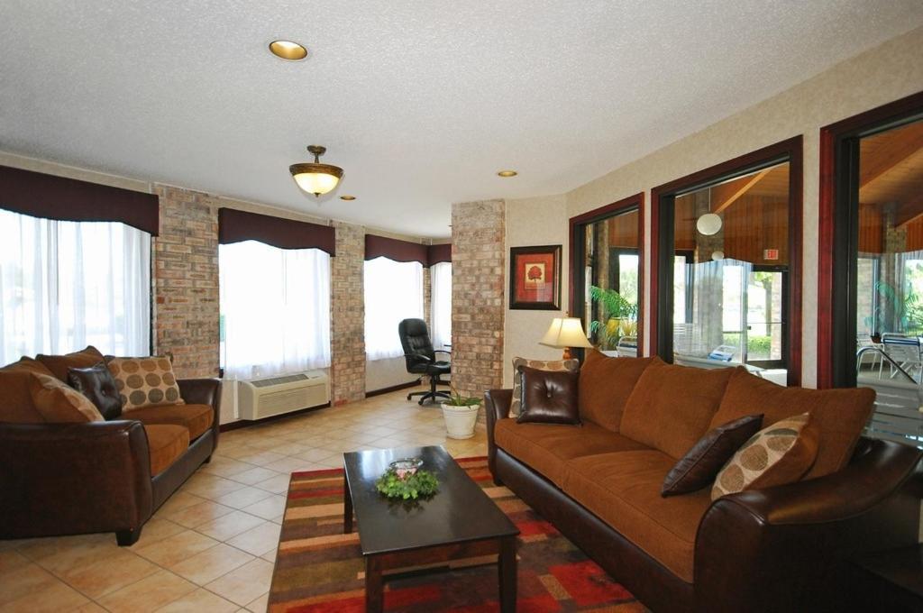 Baymont by Wyndham Delaware photo 8