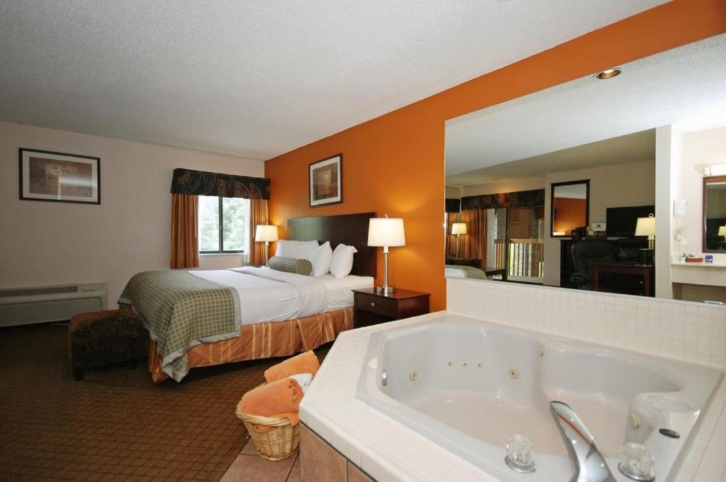 Baymont by Wyndham Delaware photo 16