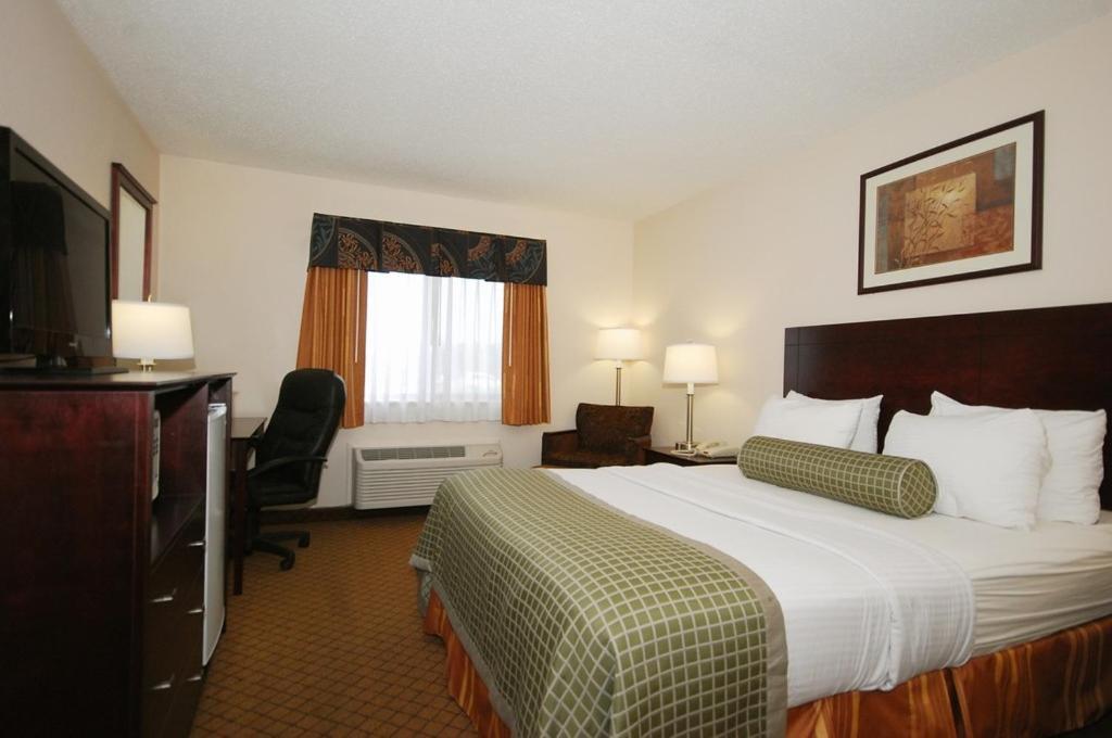 Baymont by Wyndham Delaware photo 19