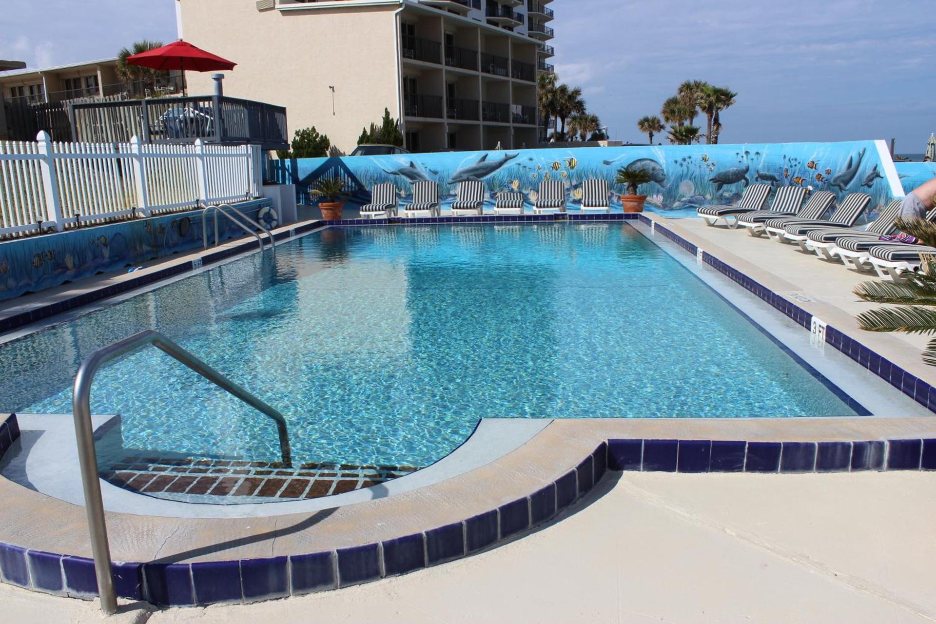 Shoreline Suites & Cabana Cottages – Beachfront photo 9