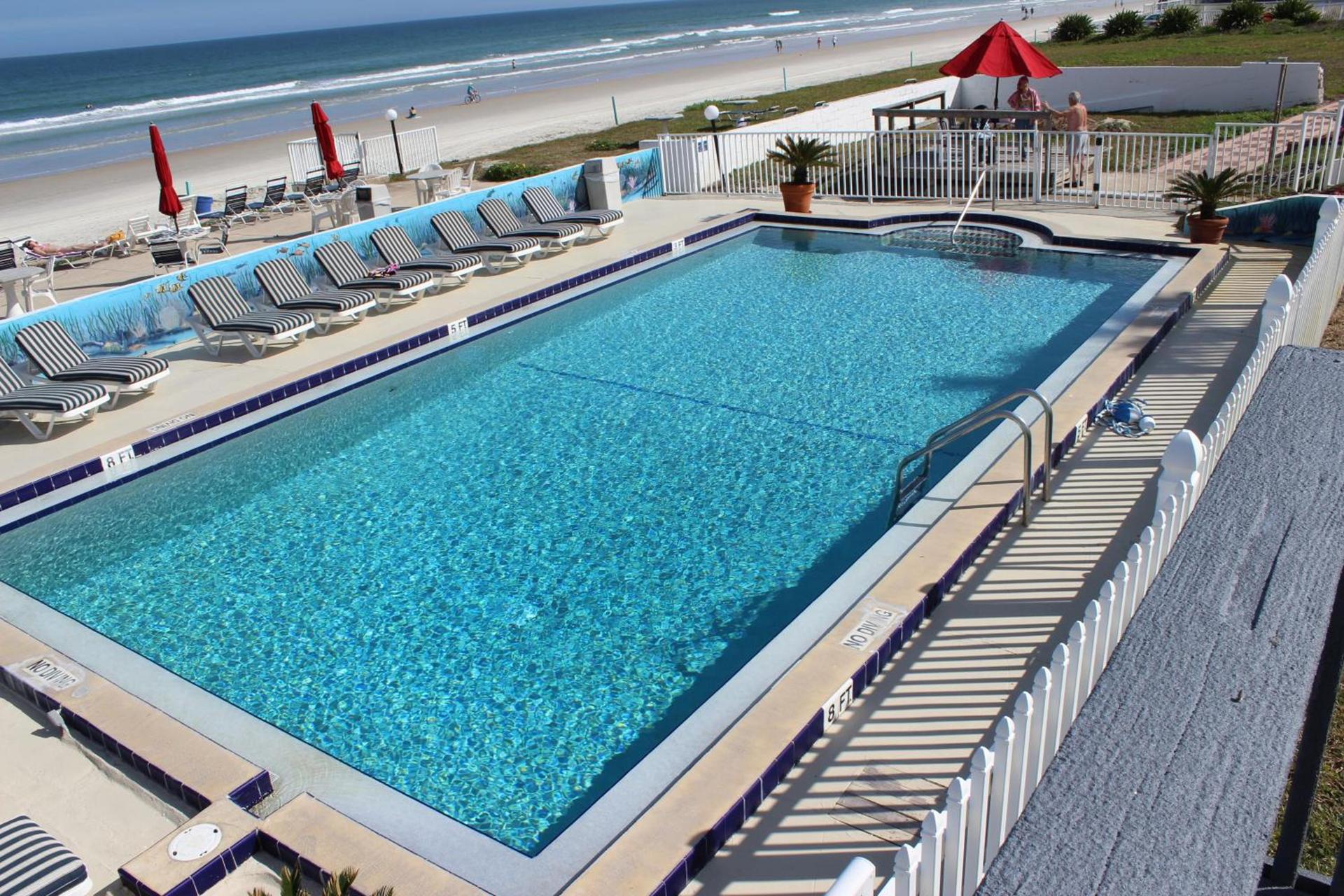Shoreline Suites & Cabana Cottages – Beachfront photo 3
