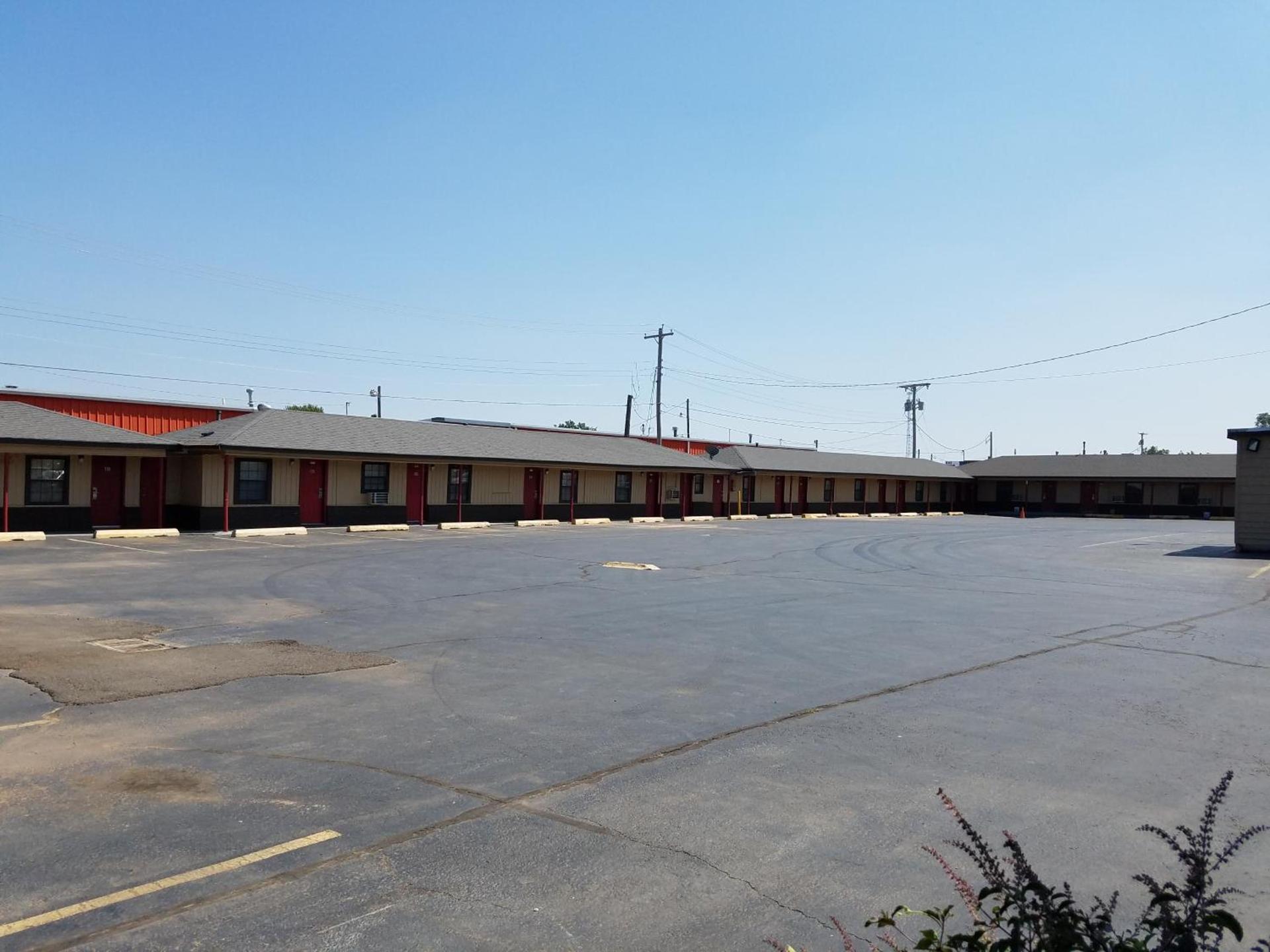 Budget Inn photo 3