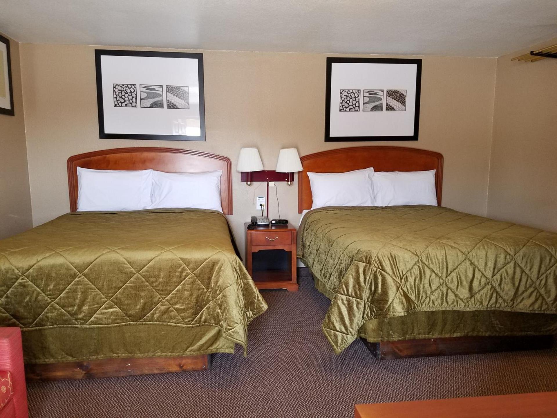 Budget Inn photo 6