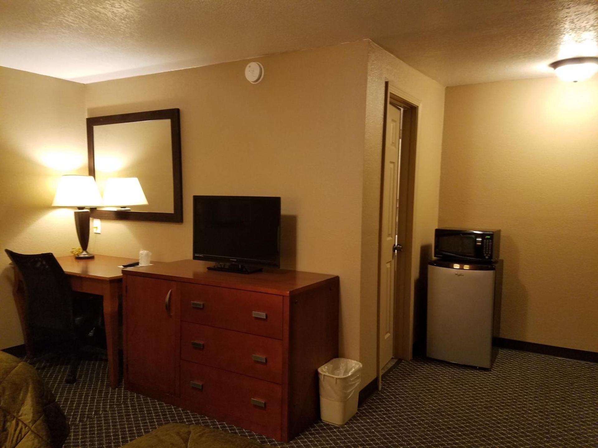 Budget Inn photo 12