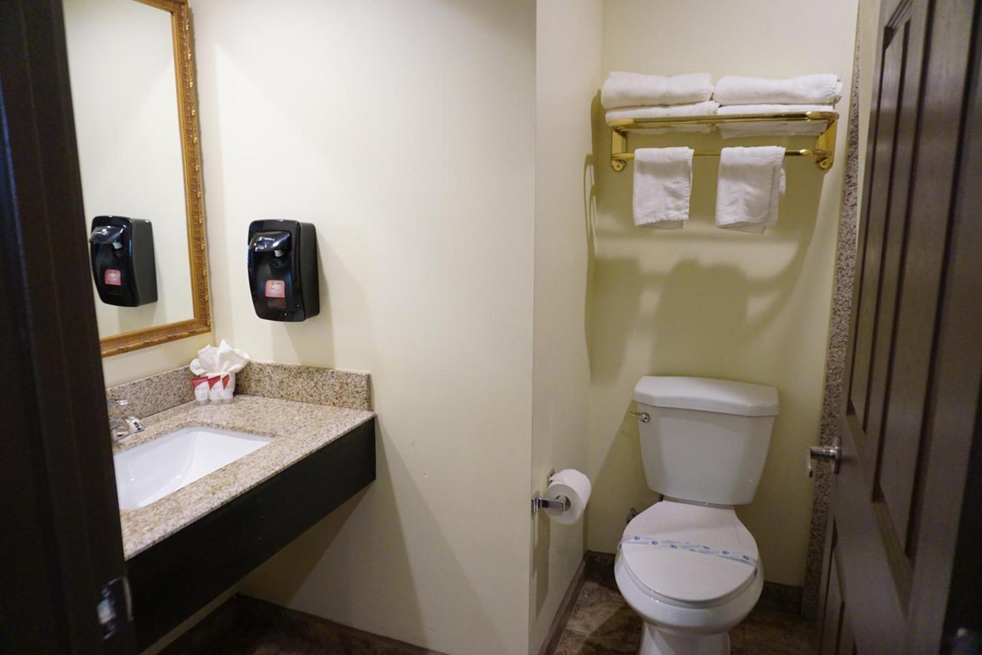 Tuscan Garden Inn photo 27