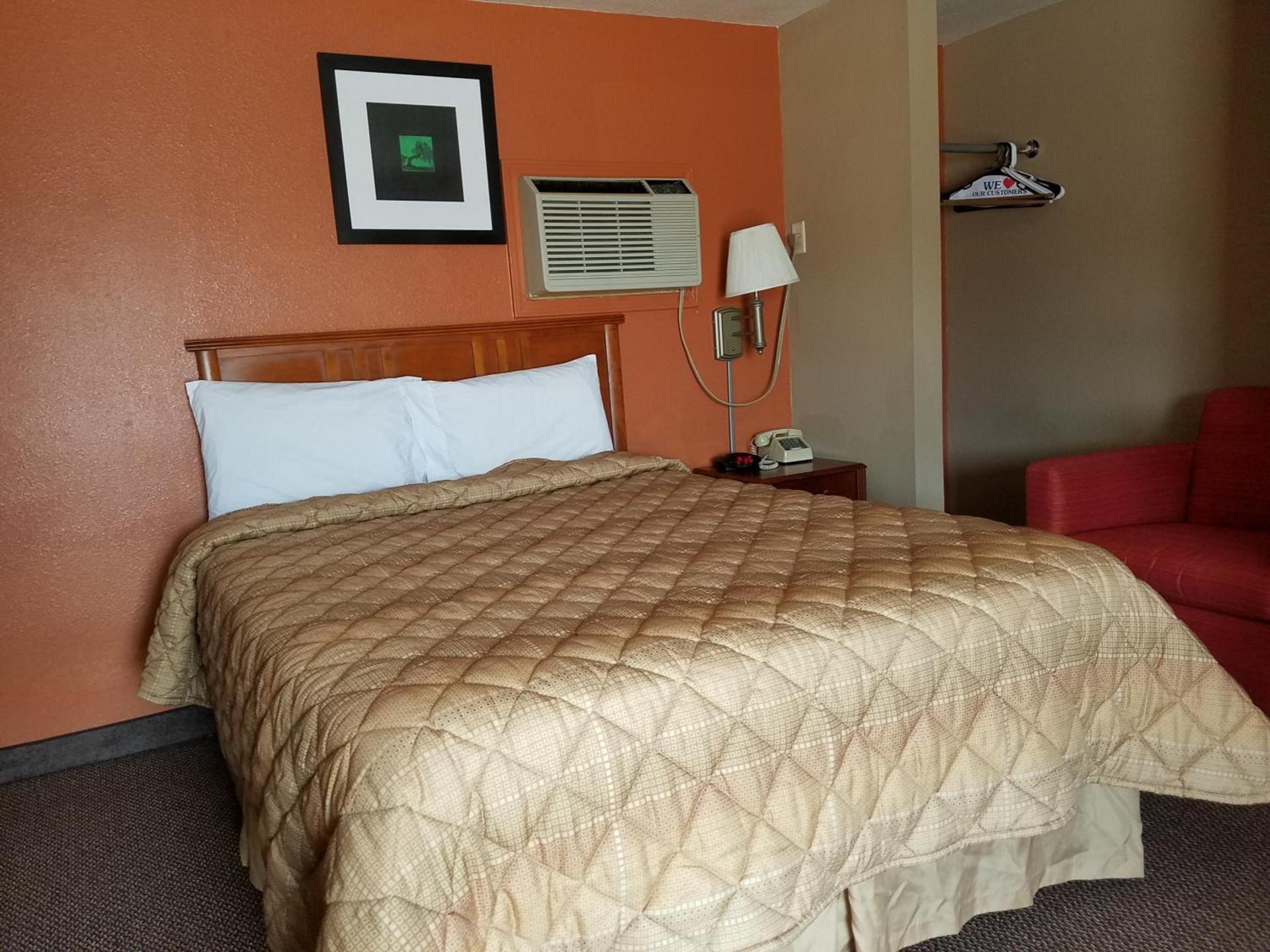 Budget Inn photo 14