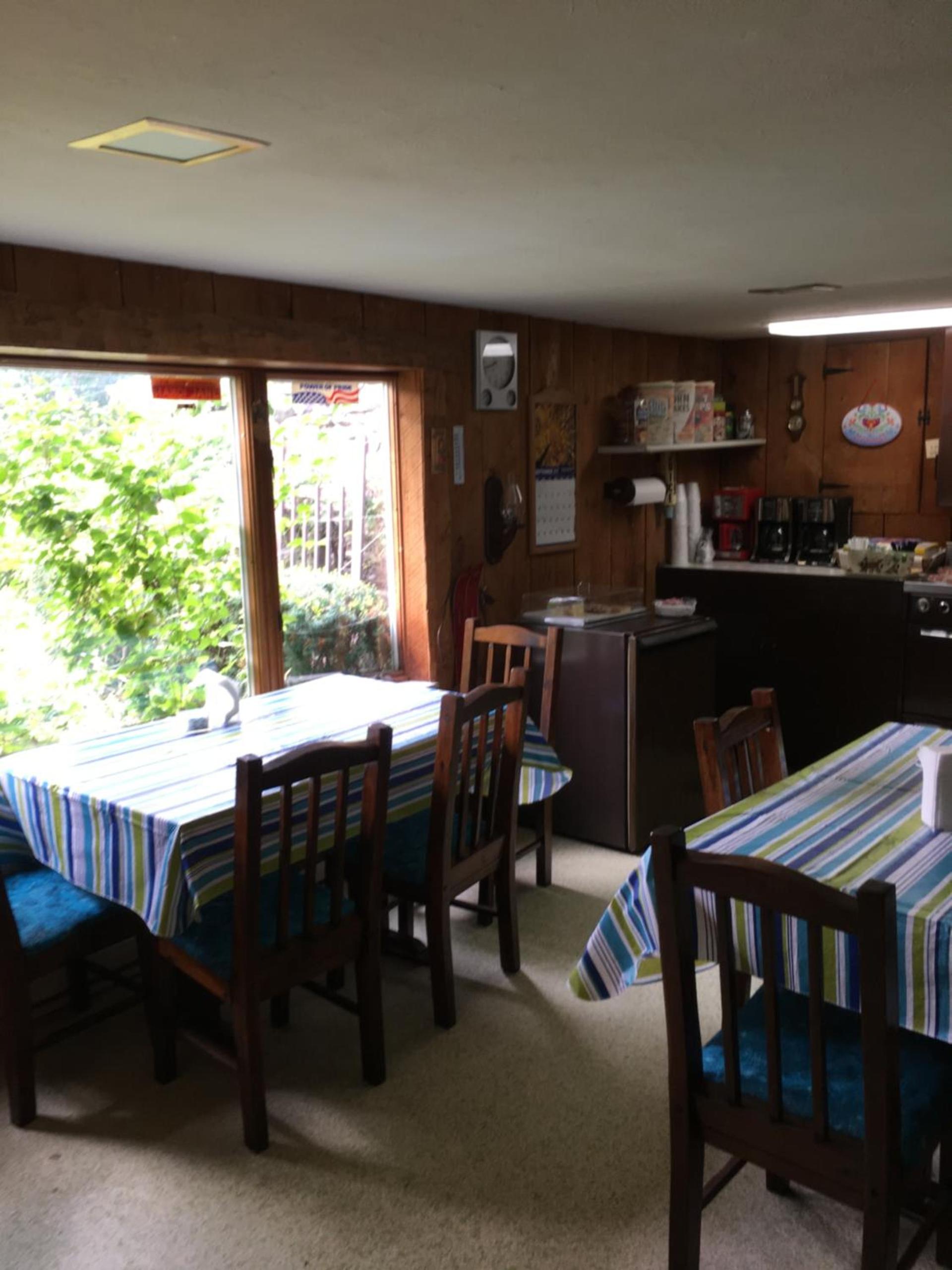 Cave Mountain Motel photo 5