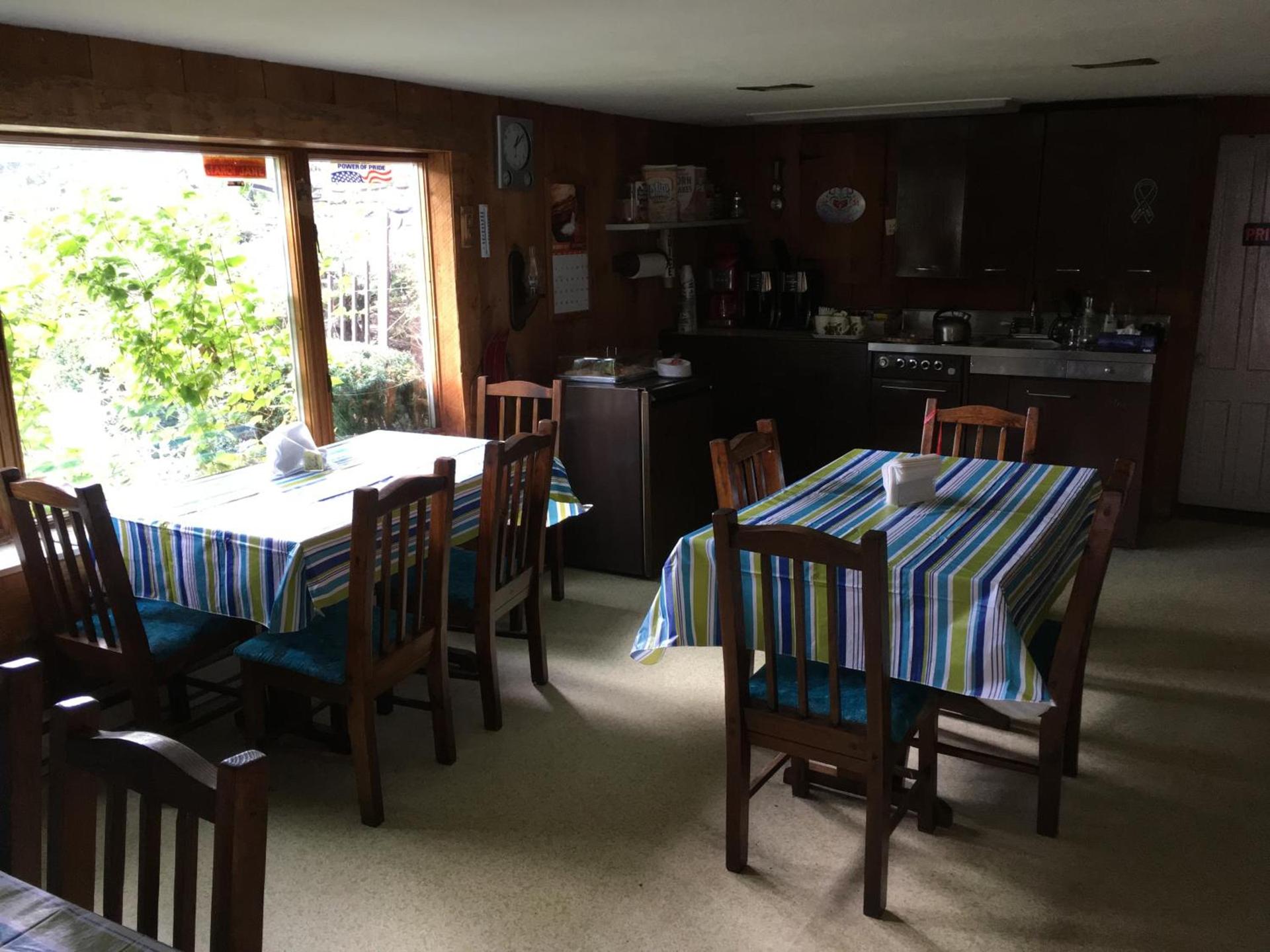 Cave Mountain Motel photo 6