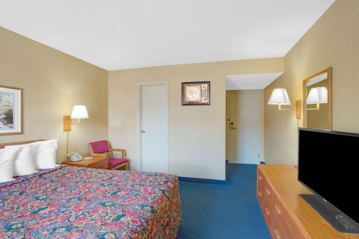 Days Inn by Wyndham Auburn/Finger Lakes Region photo 29