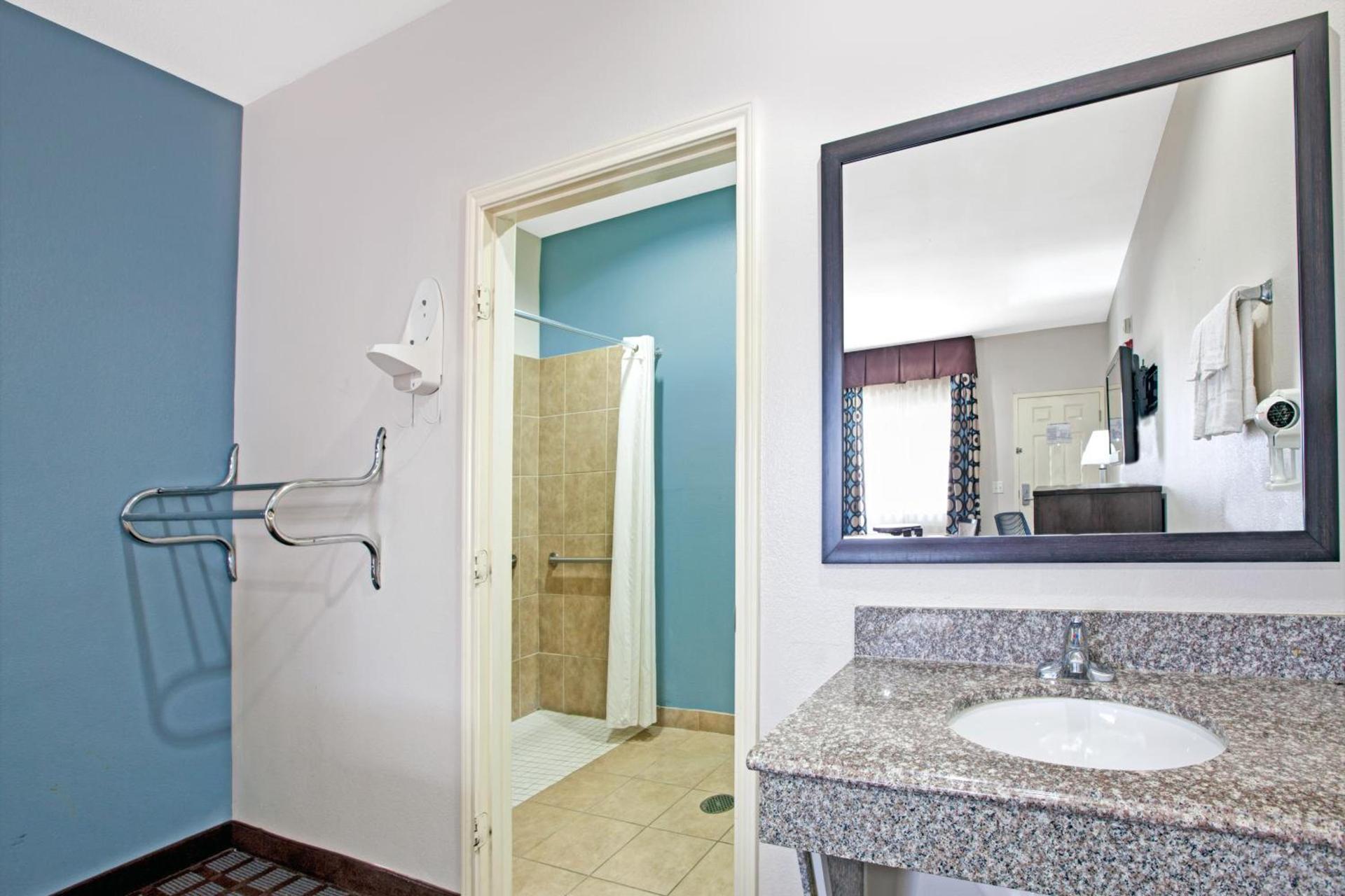 Crystal Inn Houston North I-45 photo 36
