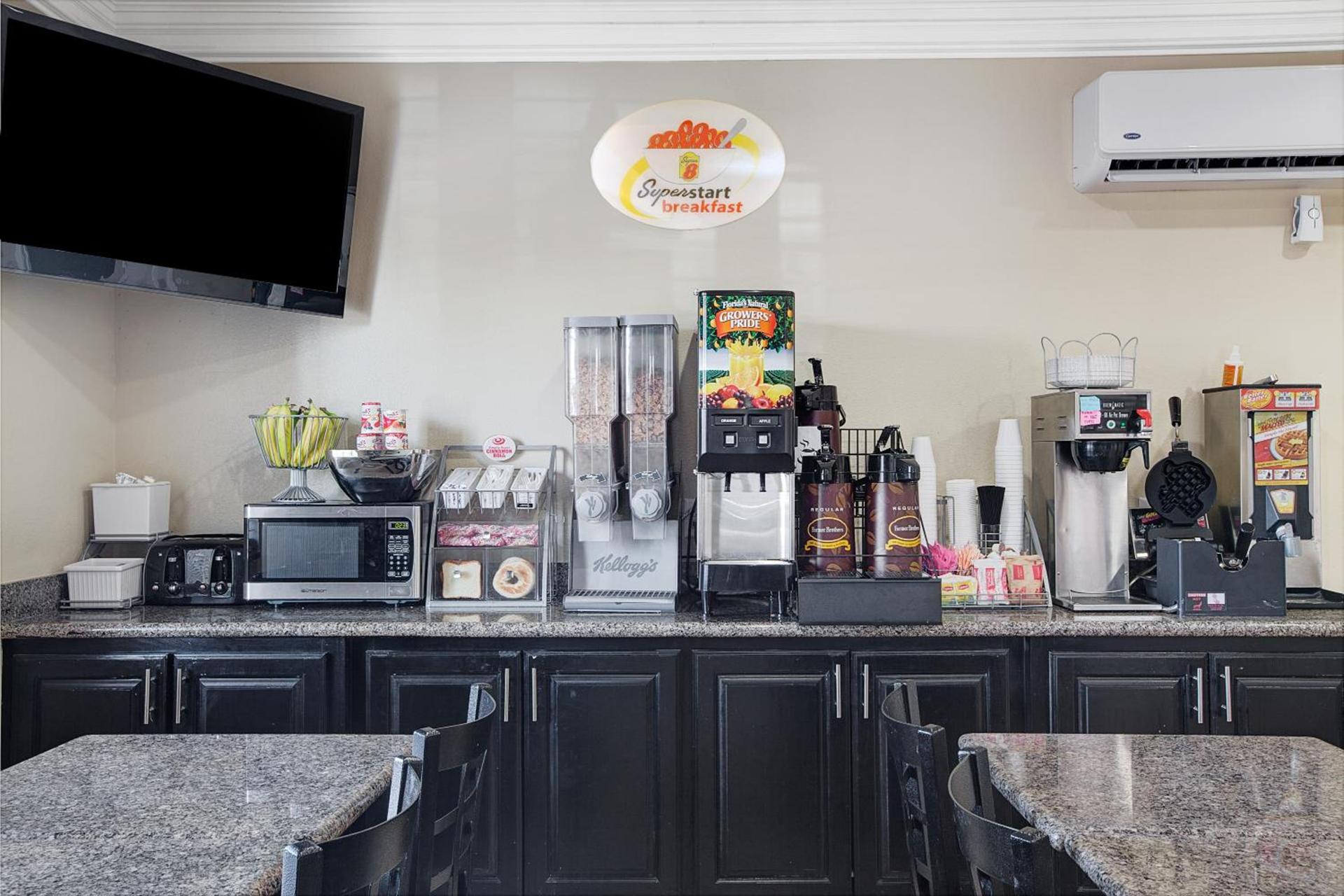 Crystal Inn Houston North I-45 photo 35