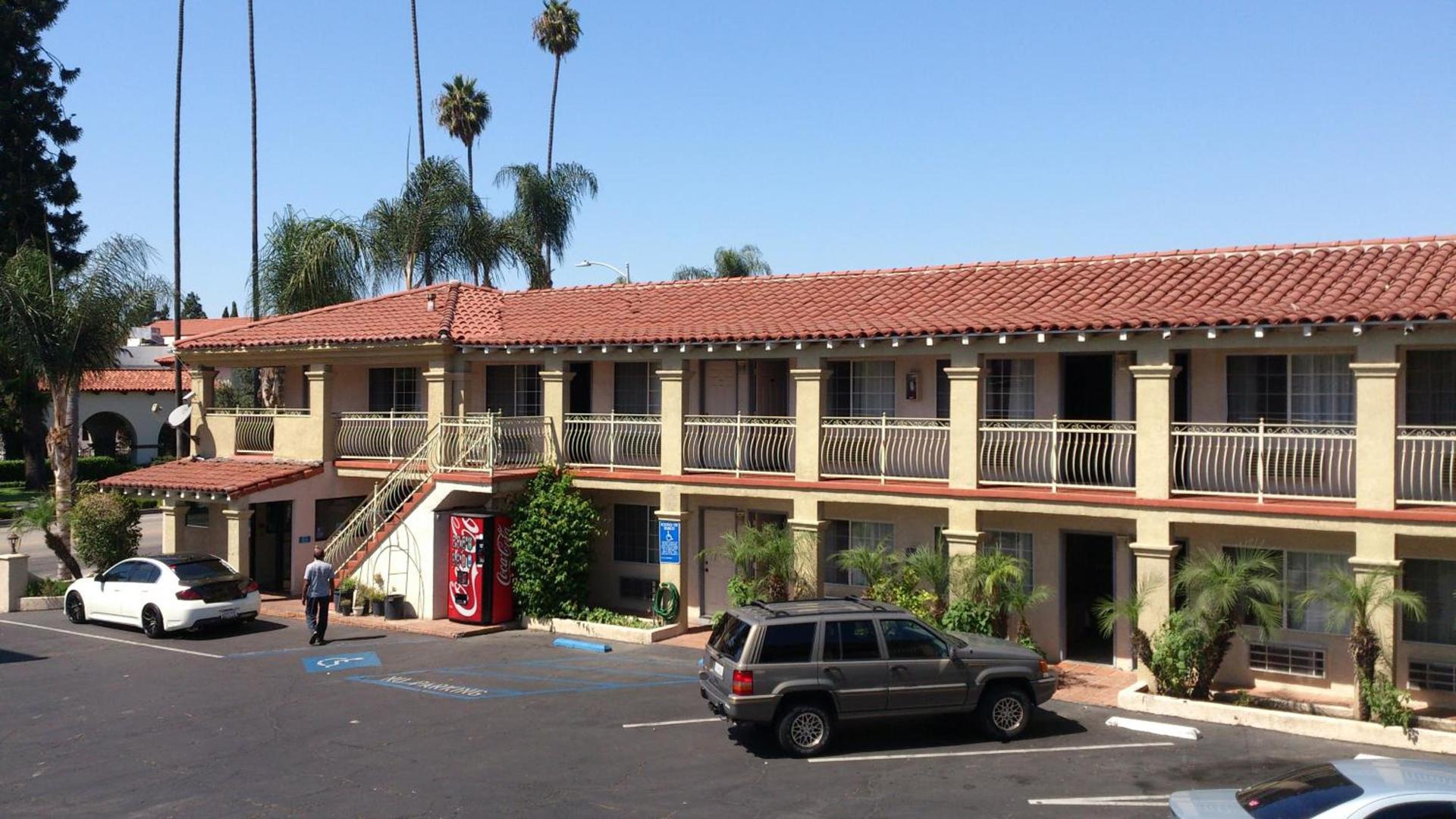 Santa Ana Travel Inn photo 1