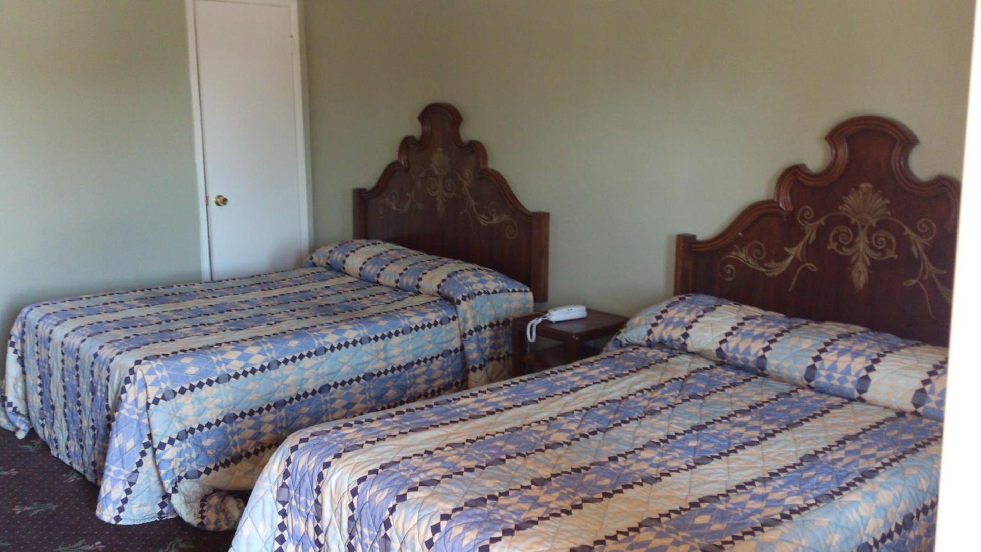 Santa Ana Travel Inn photo 25