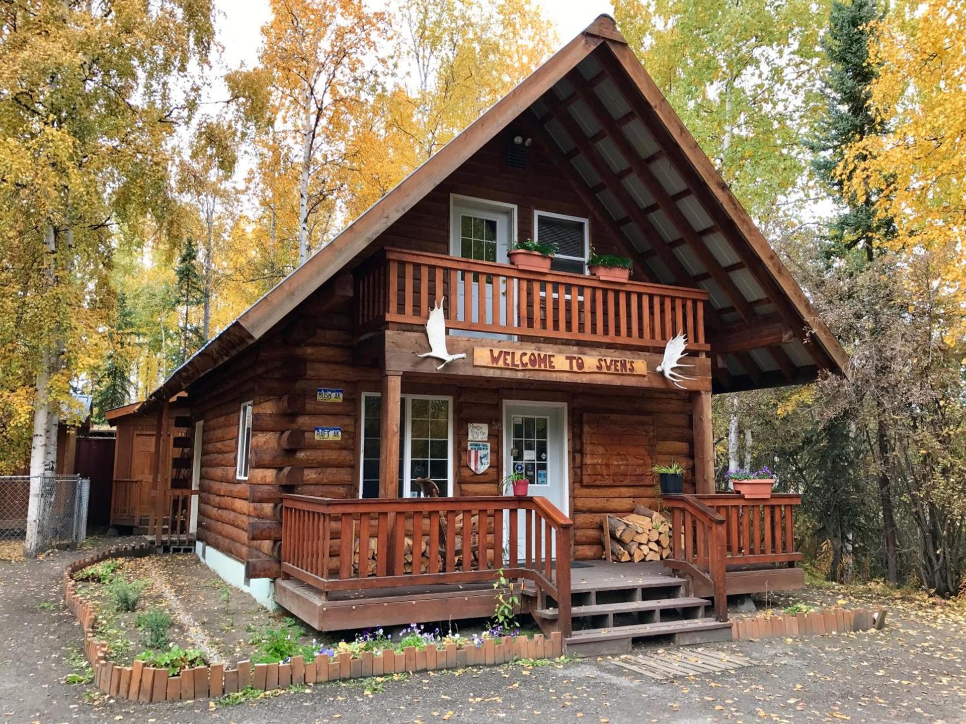 Sven's Basecamp Hostel photo 1