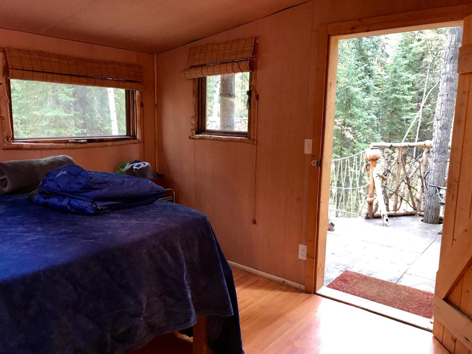 Sven's Basecamp Hostel photo 32